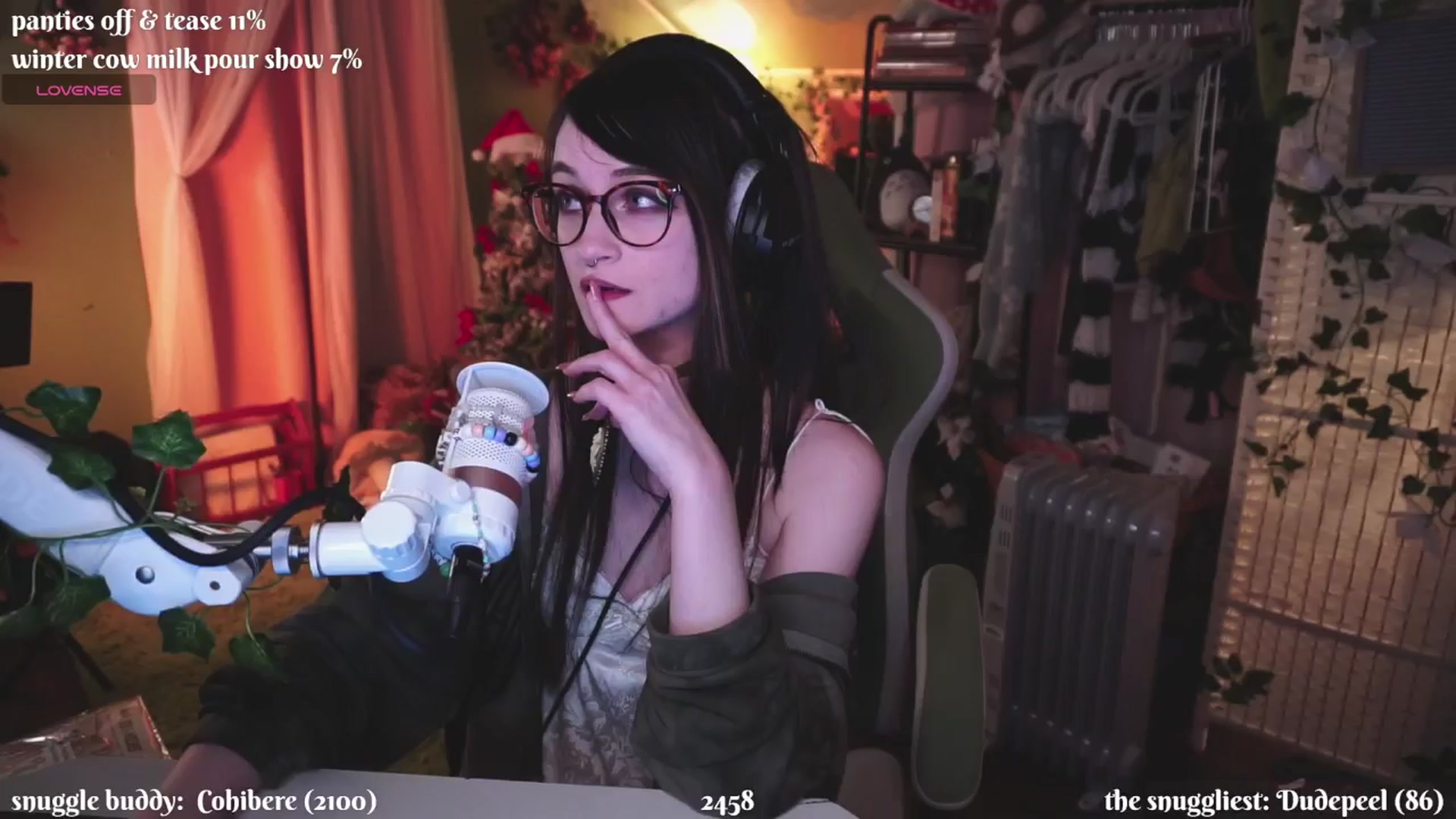 Gallery image thumbnail from XyliaFae's myfreecams stream on, 12/28/2024, 05:29 image 11 of 20