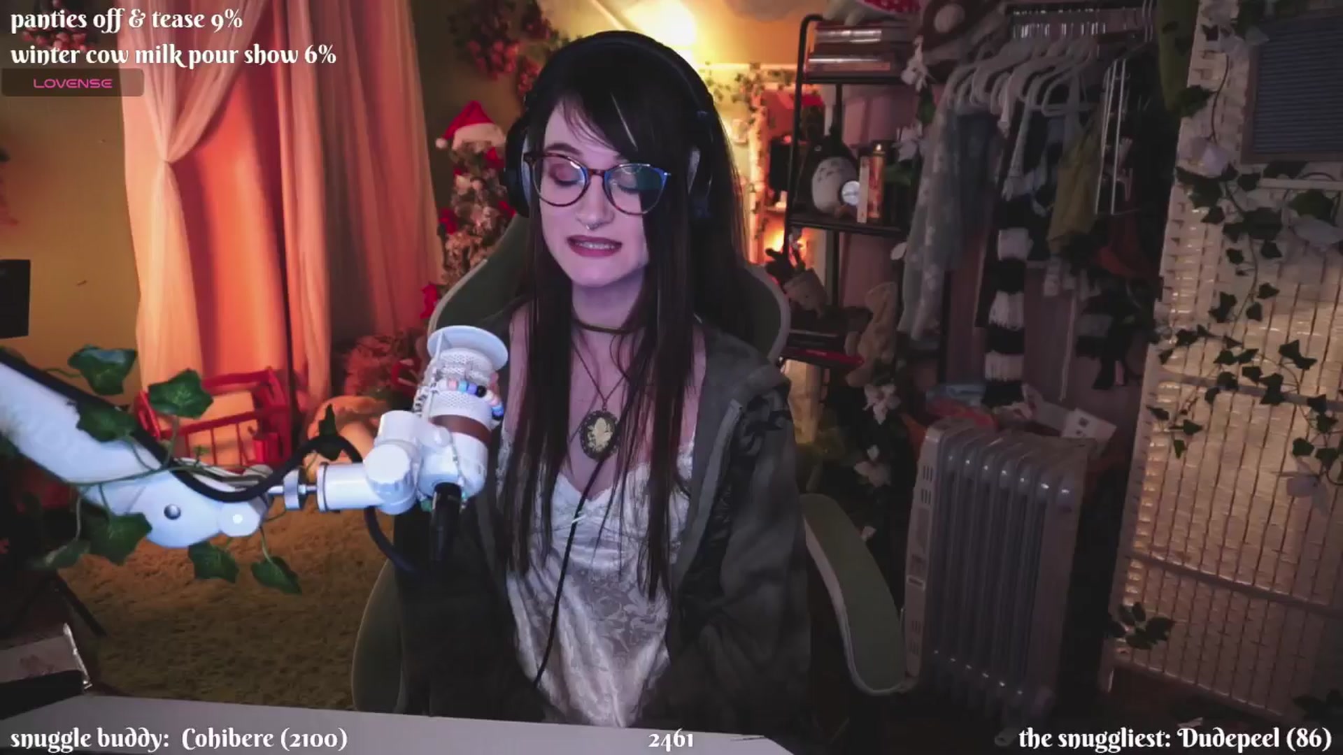 Gallery image thumbnail from XyliaFae's myfreecams stream on, 12/28/2024, 05:29 image 8 of 20
