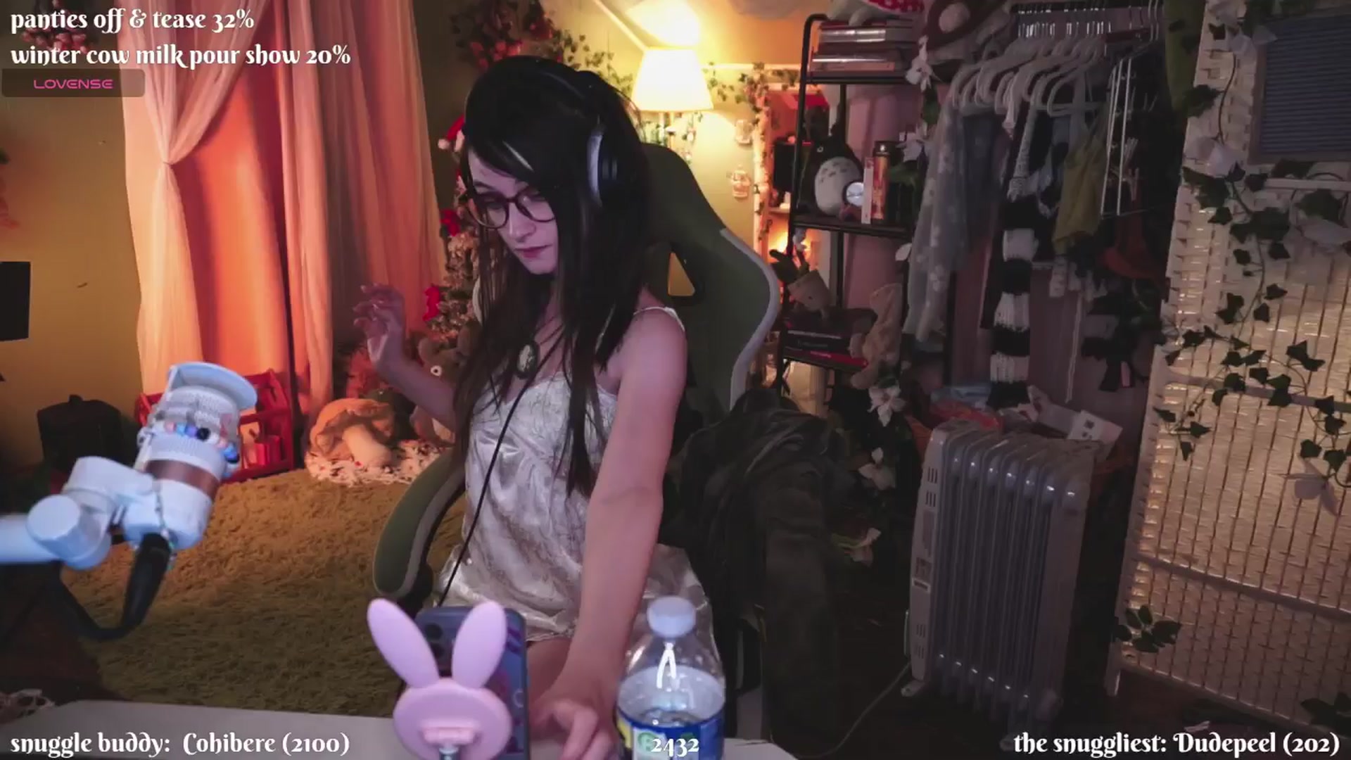 Gallery image thumbnail from XyliaFae's myfreecams stream on, 12/28/2024, 05:29 image 17 of 20