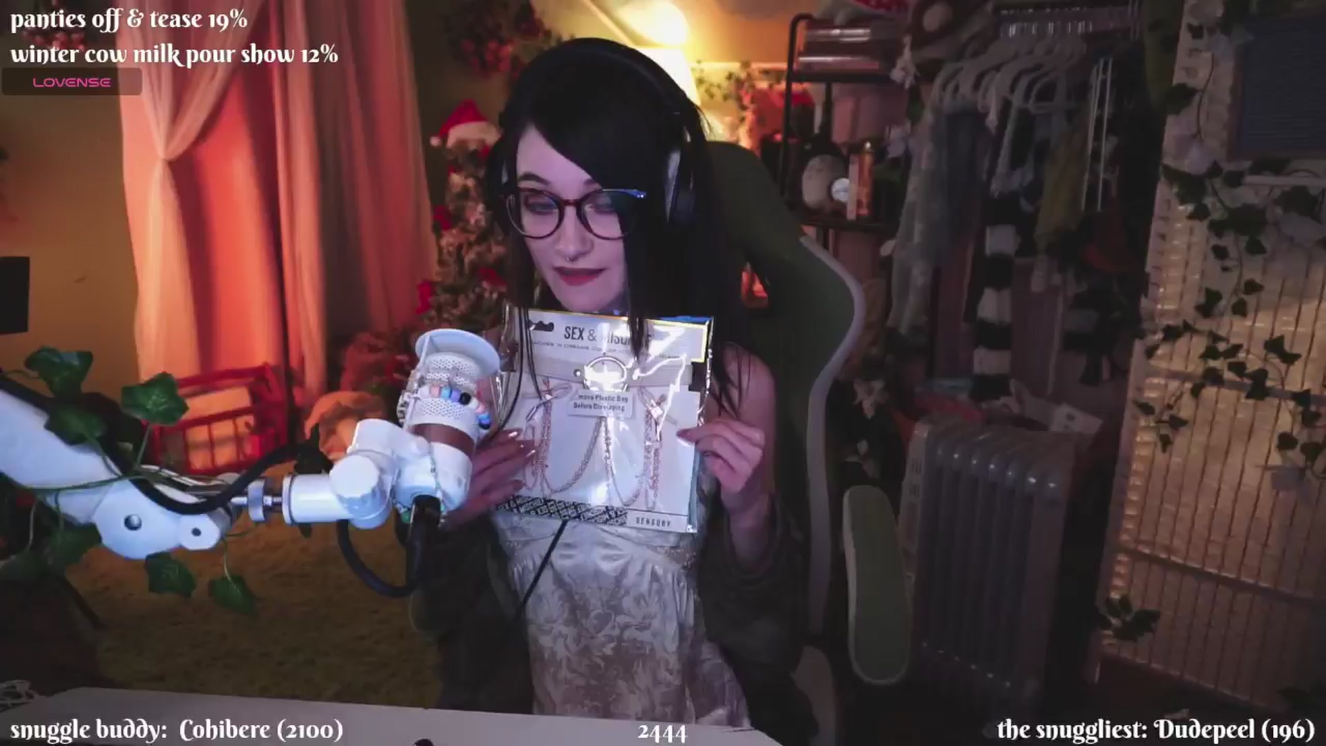 Gallery image thumbnail from XyliaFae's myfreecams stream on, 12/28/2024, 05:29 image 12 of 20