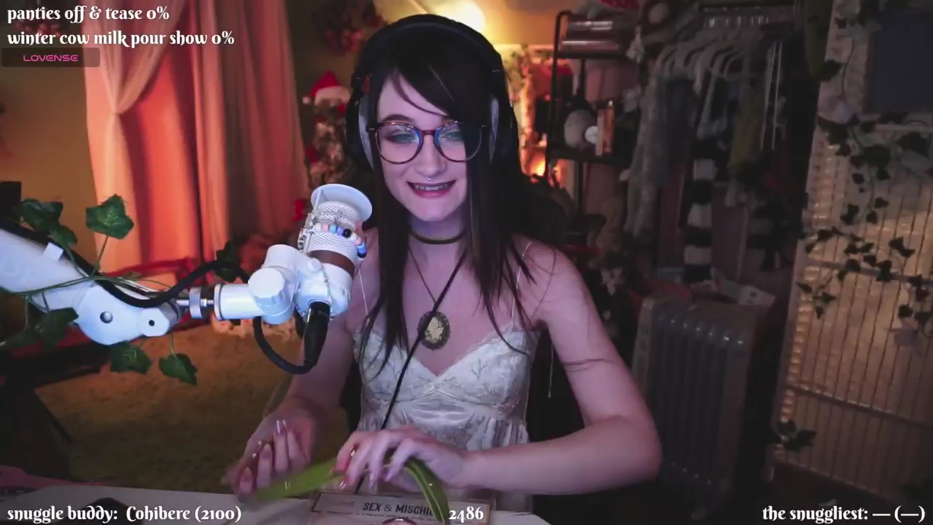 Gallery image thumbnail from XyliaFae's myfreecams stream on, 12/28/2024, 05:29 image 3 of 20