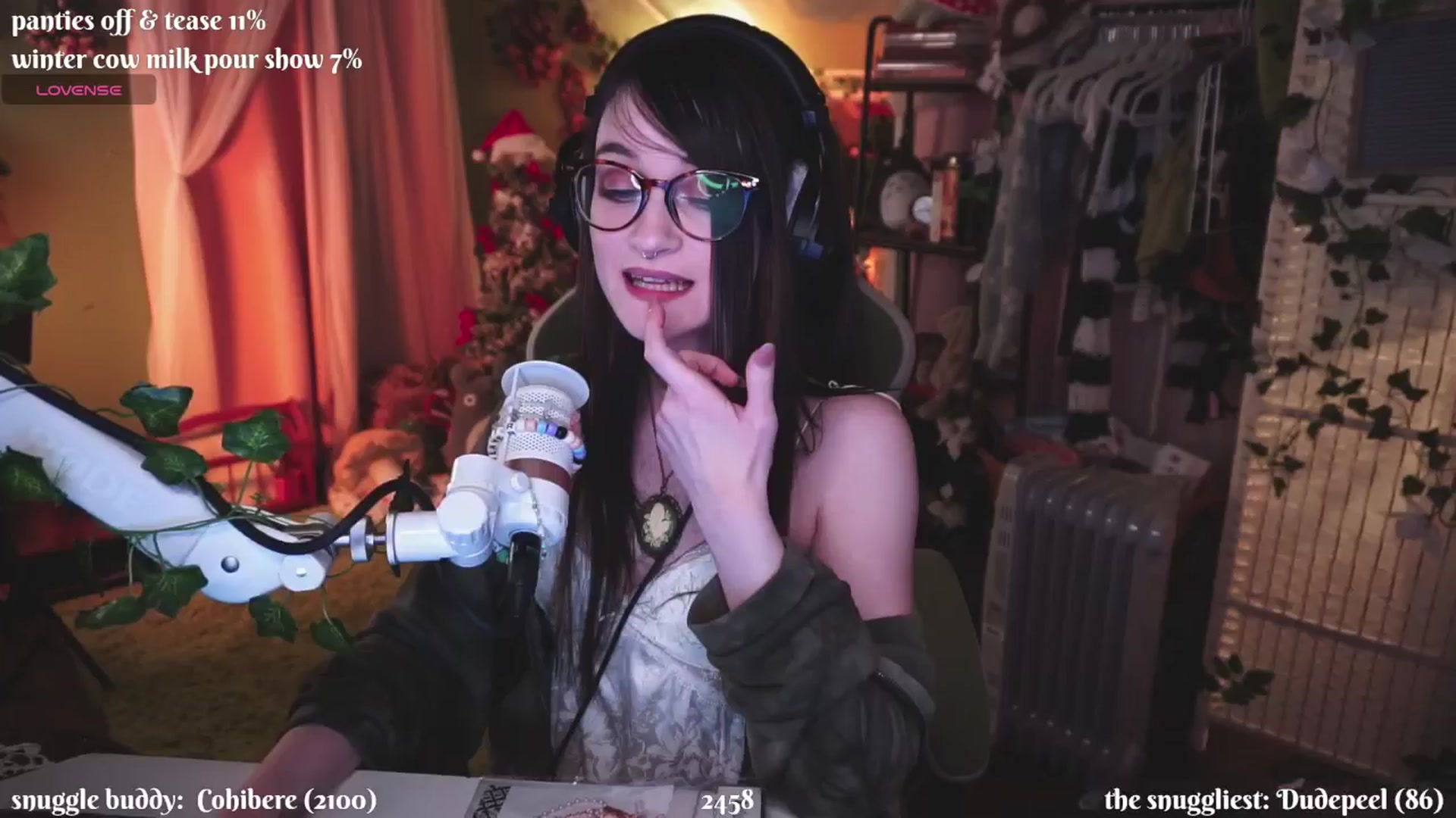 Gallery image thumbnail from XyliaFae's myfreecams stream on, 12/28/2024, 05:29 image 10 of 20