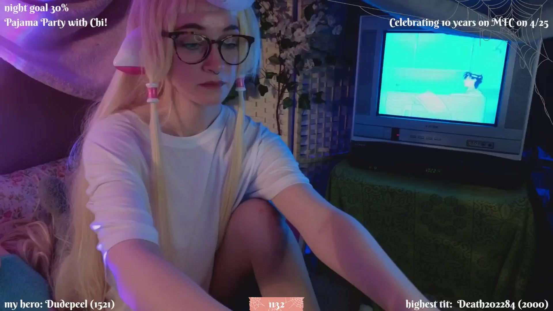 Gallery image thumbnail from XyliaFae's myfreecams stream on, 04/19/2025, 04:45 image 11 of 20