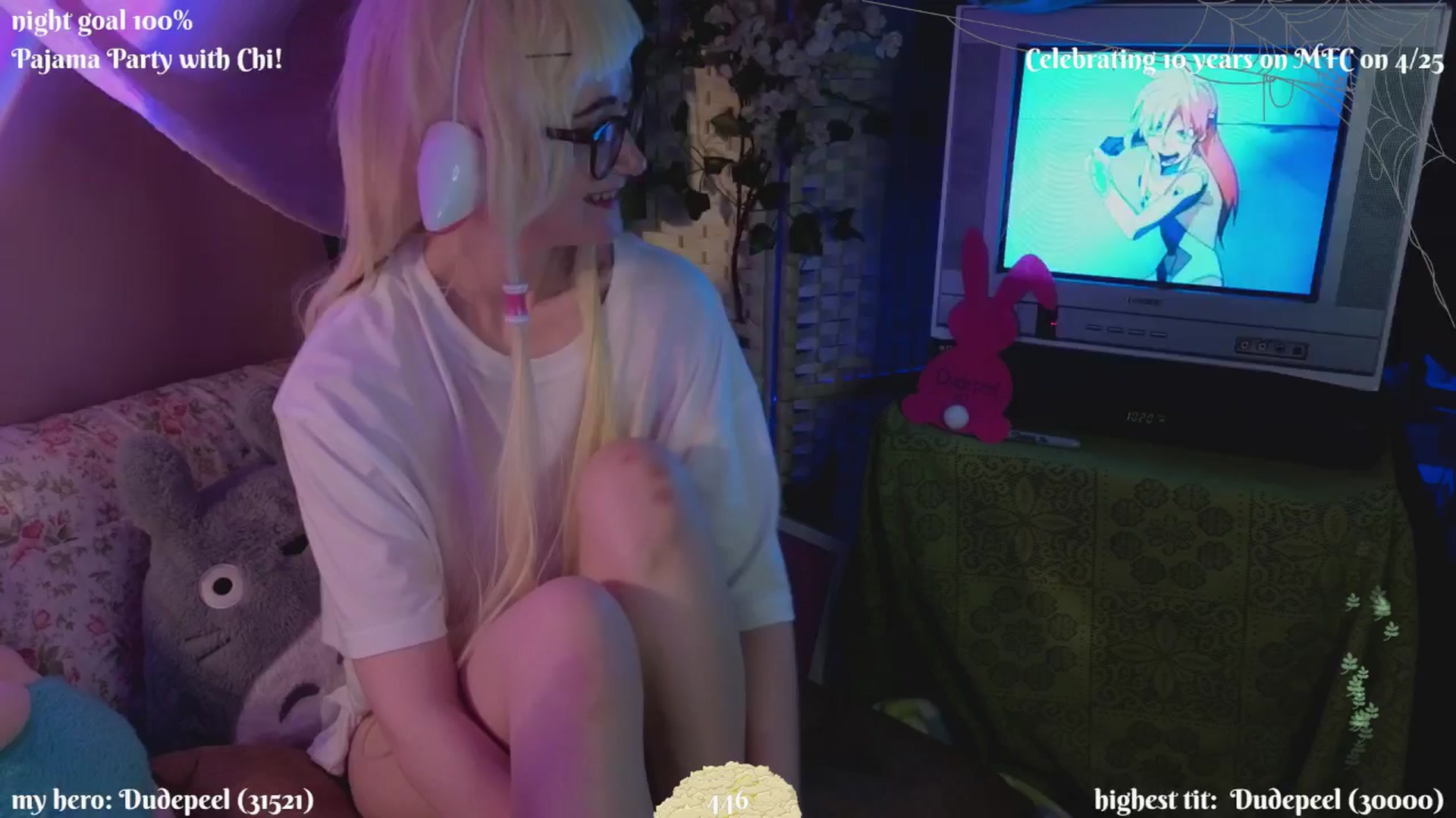 Gallery image thumbnail from XyliaFae's myfreecams stream on, 04/19/2025, 05:22 image 8 of 20