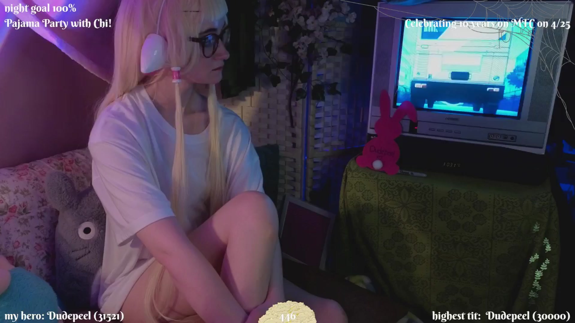 Gallery image thumbnail from XyliaFae's myfreecams stream on, 04/19/2025, 05:22 image 17 of 20