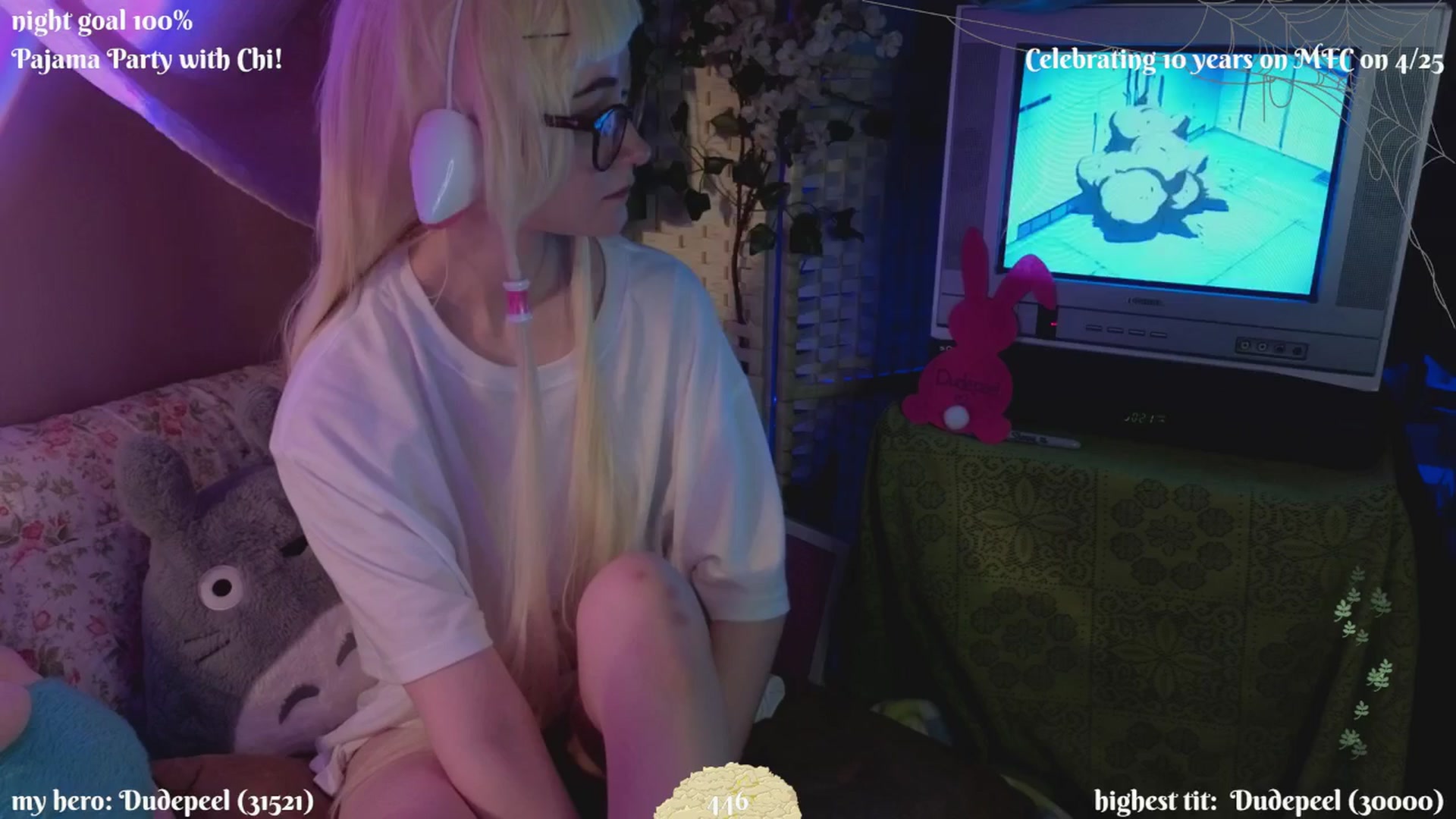 Gallery image thumbnail from XyliaFae's myfreecams stream on, 04/19/2025, 05:22 image 9 of 20