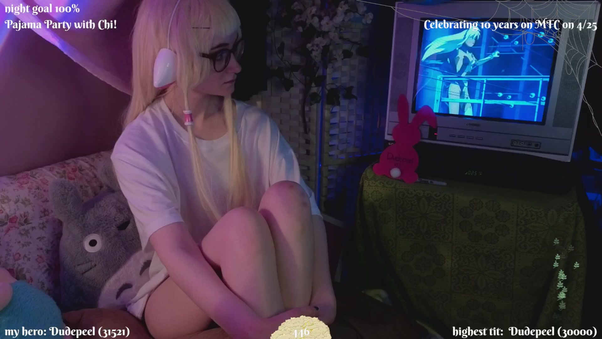 Gallery image thumbnail from XyliaFae's myfreecams stream on, 04/19/2025, 05:22 image 12 of 20