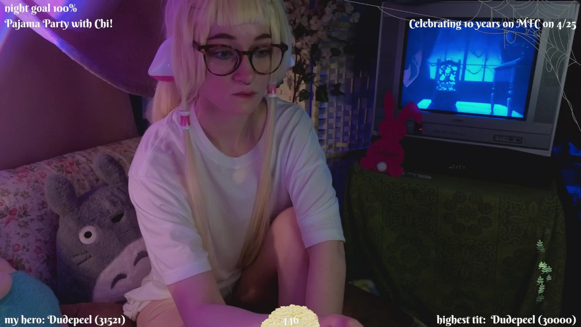 Gallery image thumbnail from XyliaFae's myfreecams stream on, 04/19/2025, 05:22 image 6 of 20