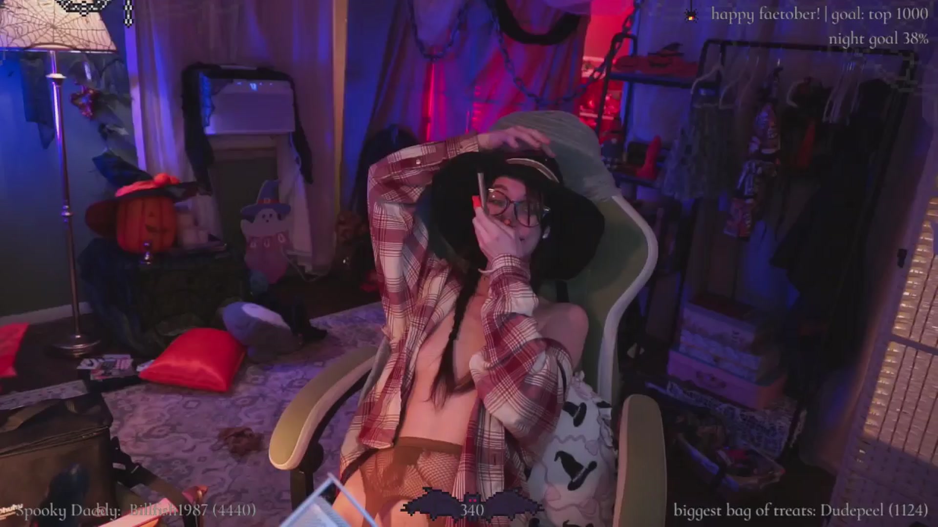 Gallery image thumbnail from XyliaFae's myfreecams stream on, 10/05/2025, 06:32 image 4 of 20