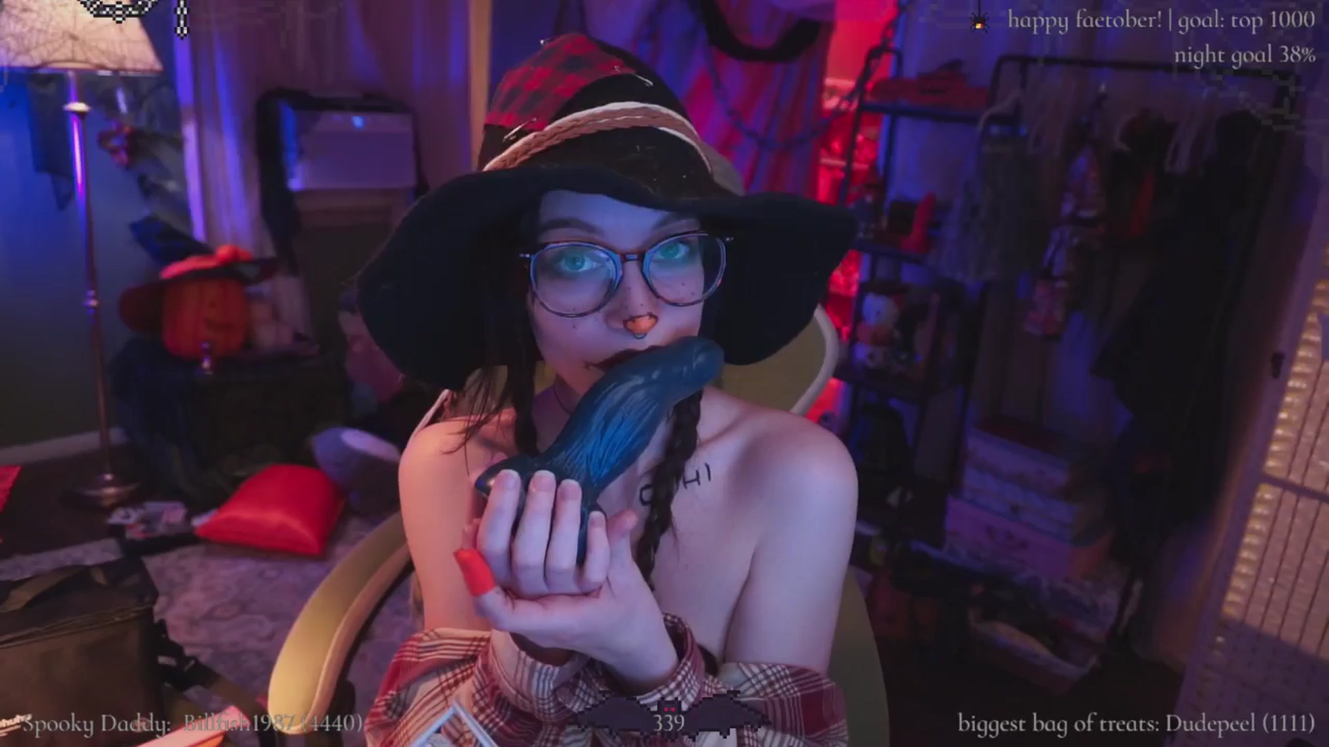 Gallery image thumbnail from XyliaFae's myfreecams stream on, 10/05/2025, 06:32 image 2 of 20