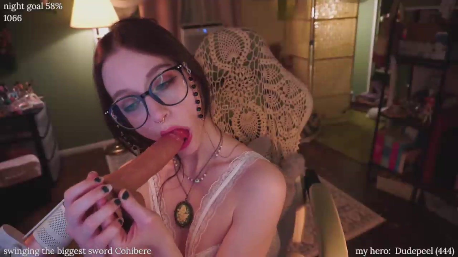 Gallery image thumbnail from XyliaFae's myfreecams stream on, 06/07/2026, 05:25 image 18 of 20