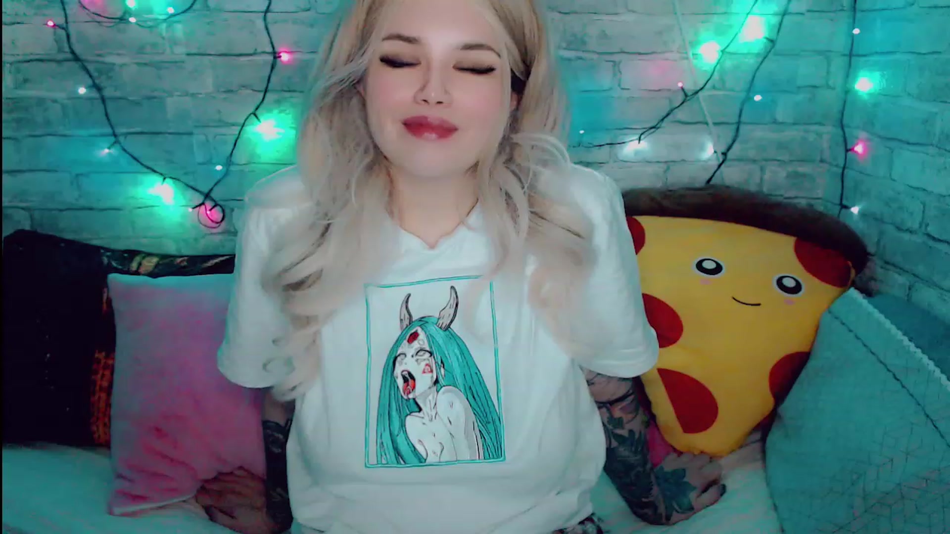 Gallery image thumbnail from YUMMY_TIFFANI's myfreecams stream on, 11/19/2022, 21:07 image 8 of 20