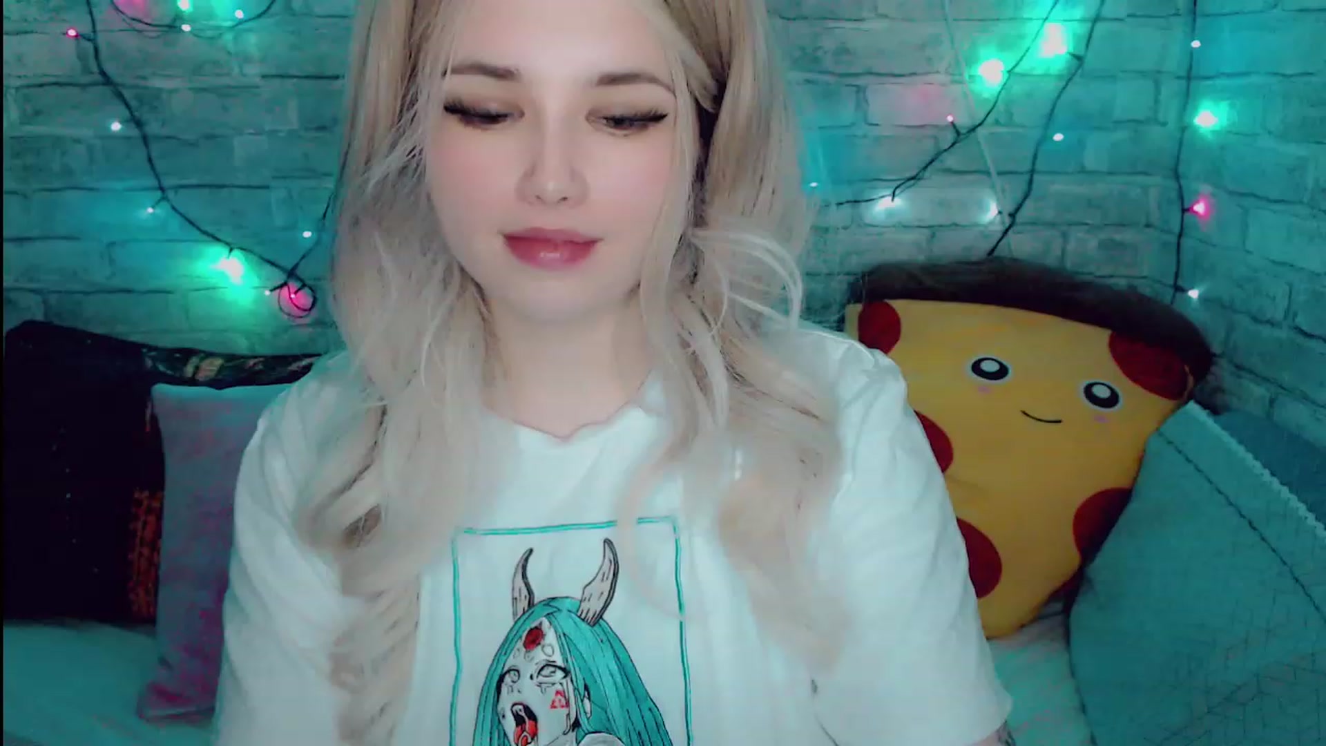 Gallery image thumbnail from YUMMY_TIFFANI's myfreecams stream on, 11/19/2022, 21:07 image 18 of 20
