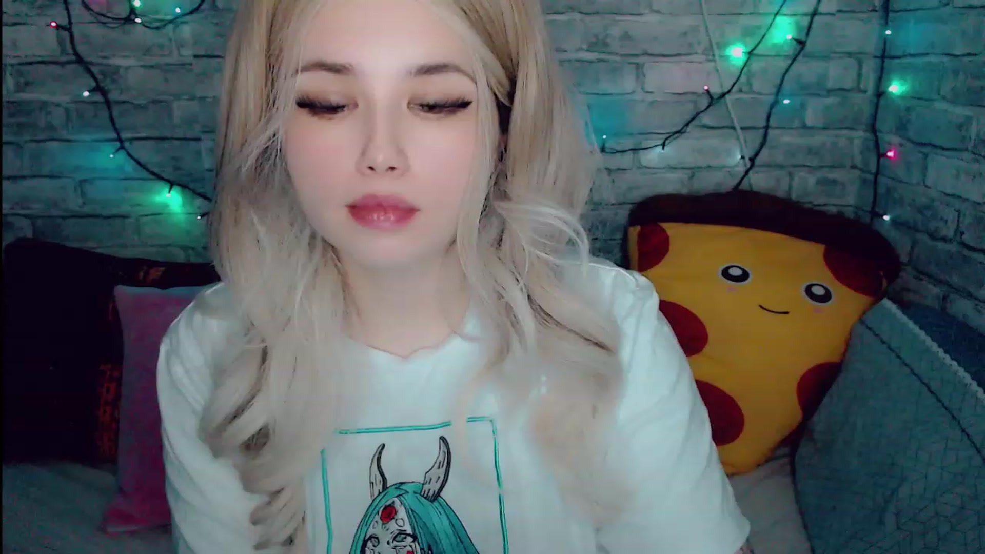 Gallery image thumbnail from YUMMY_TIFFANI's myfreecams stream on, 11/19/2022, 21:07 image 17 of 20
