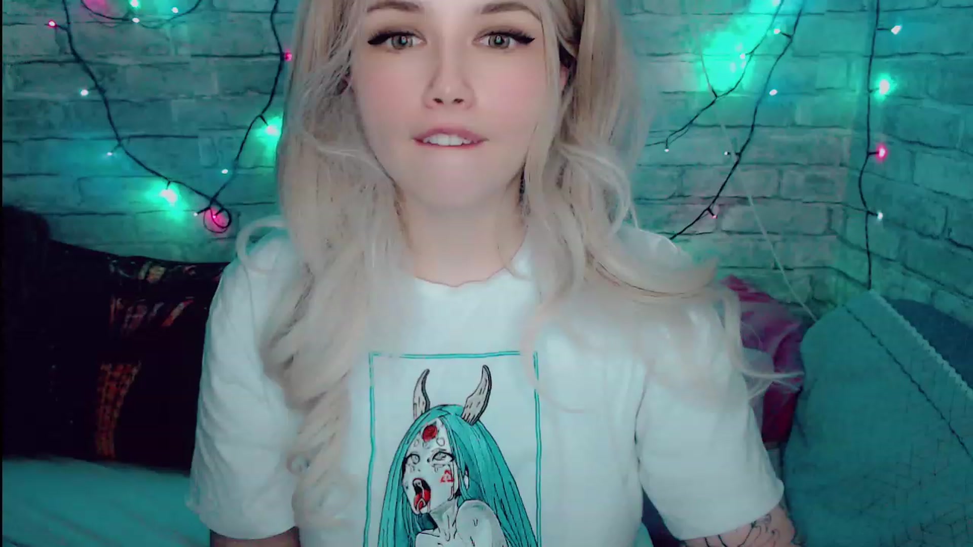 Gallery image thumbnail from YUMMY_TIFFANI's myfreecams stream on, 11/19/2022, 21:07 image 3 of 20