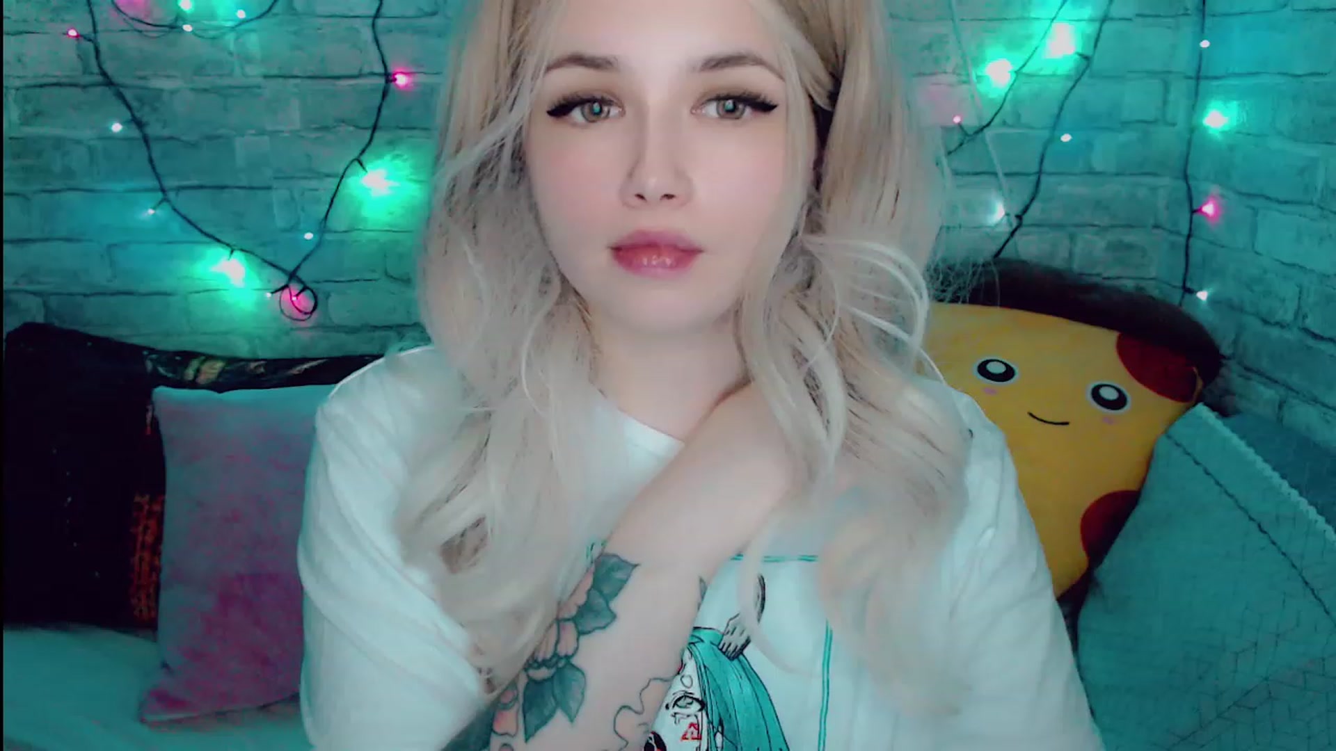 Gallery image thumbnail from YUMMY_TIFFANI's myfreecams stream on, 11/19/2022, 21:07 image 20 of 20