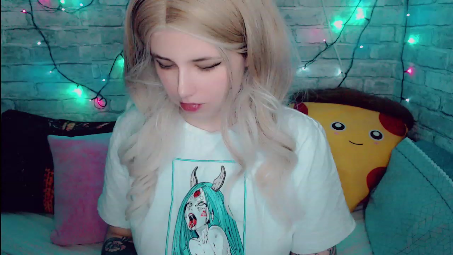 Gallery image thumbnail from YUMMY_TIFFANI's myfreecams stream on, 11/19/2022, 21:07 image 5 of 20