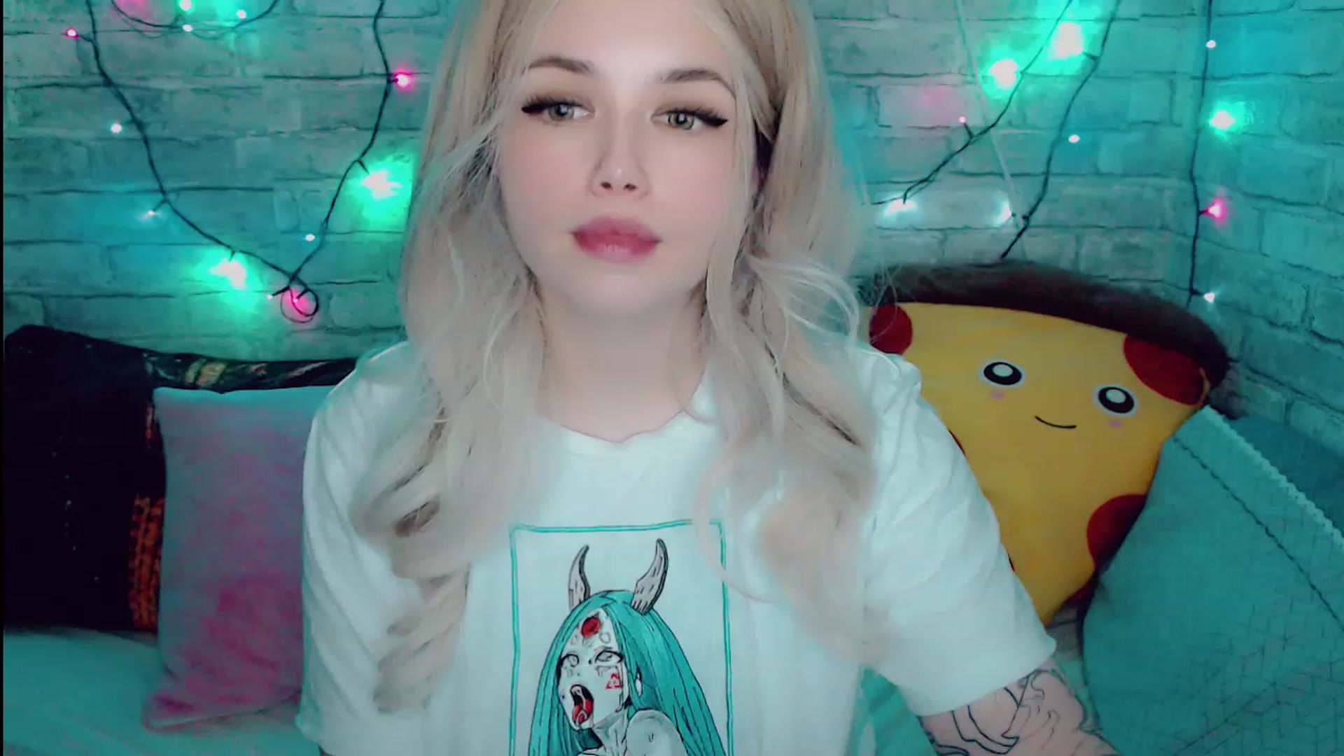 Gallery image thumbnail from YUMMY_TIFFANI's myfreecams stream on, 11/19/2022, 21:07 image 12 of 20