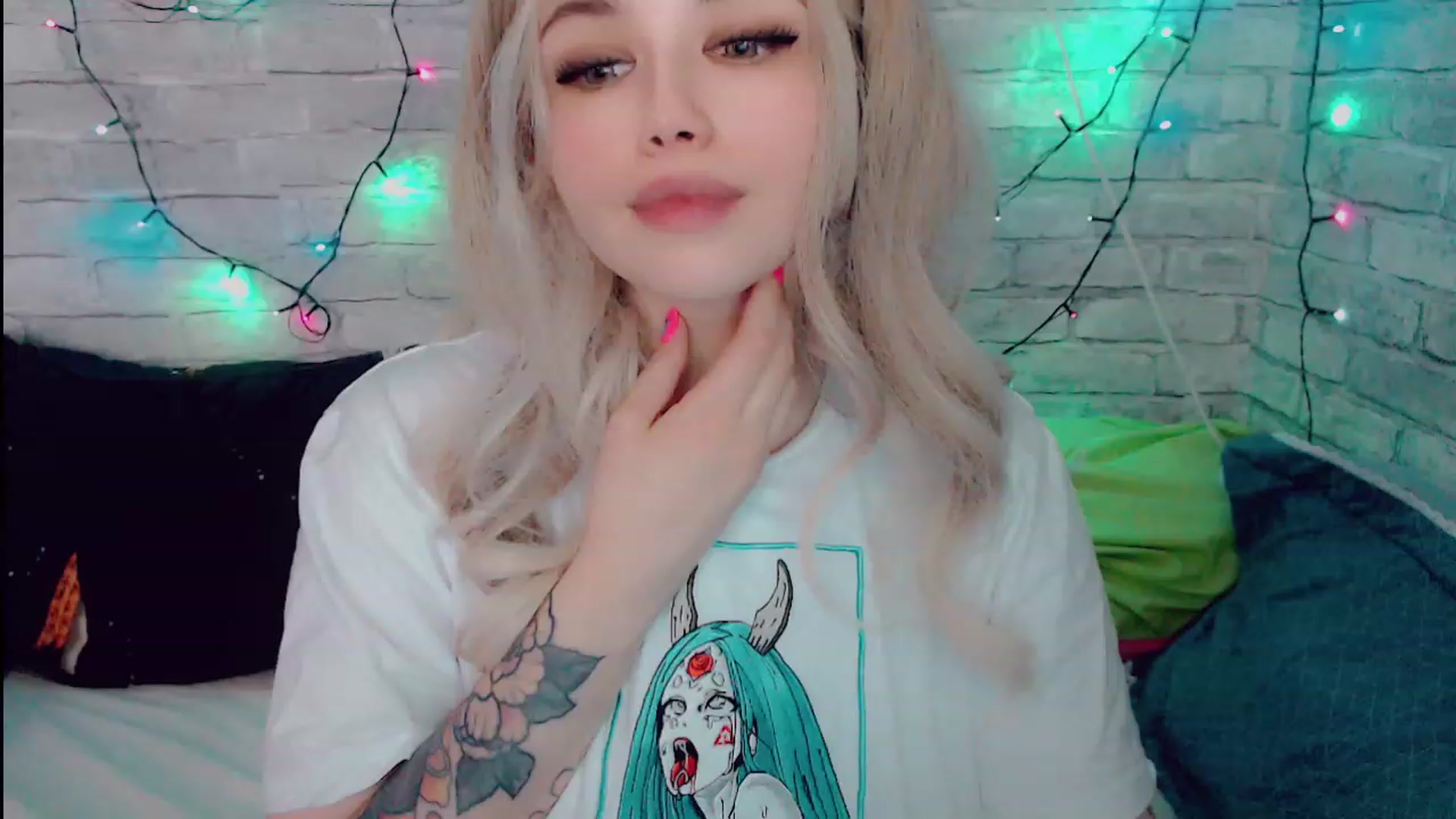 Gallery image thumbnail from YUMMY_TIFFANI's myfreecams stream on, 11/22/2022, 03:42 image 18 of 20