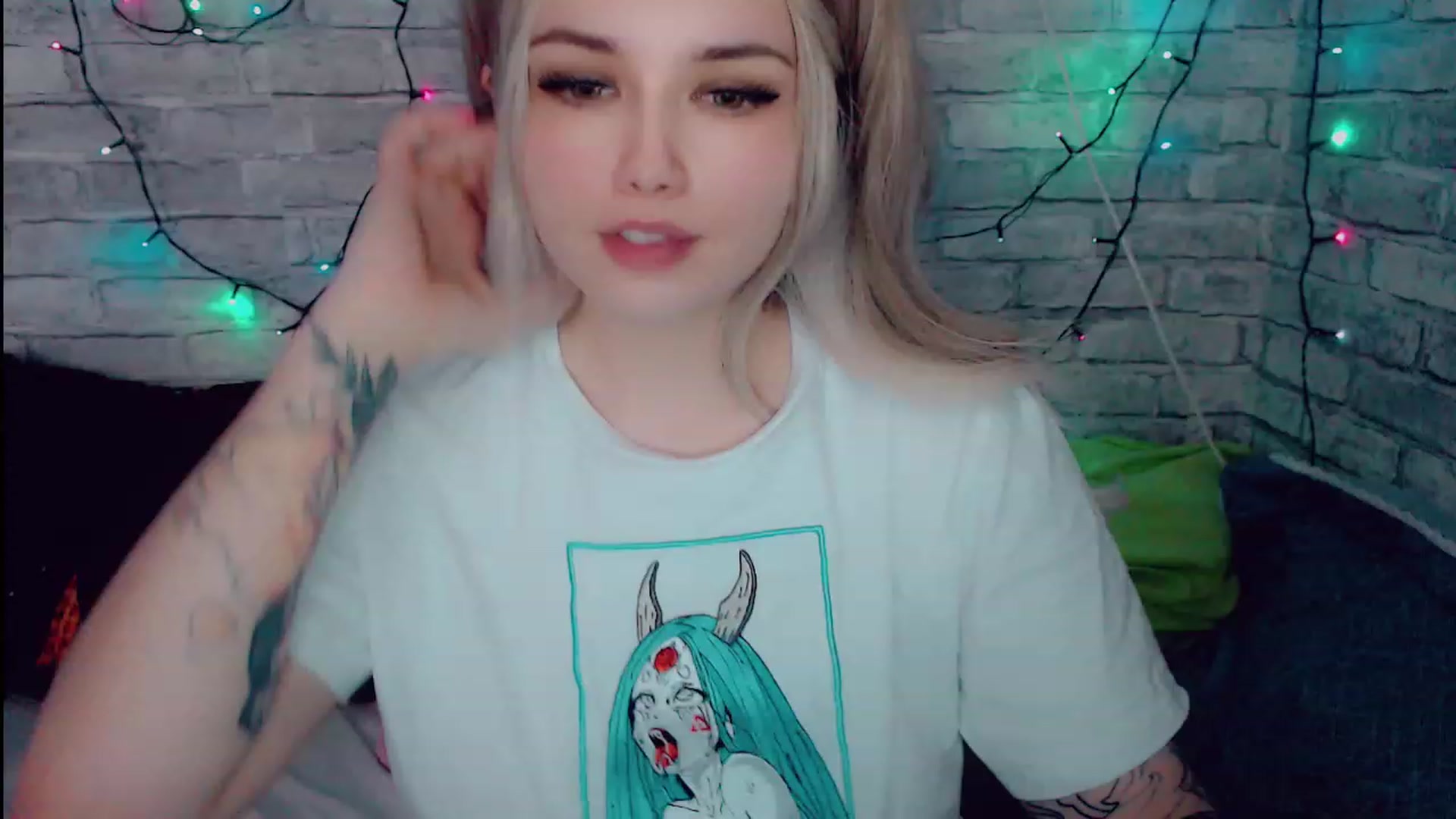Gallery image thumbnail from YUMMY_TIFFANI's myfreecams stream on, 11/22/2022, 03:42 image 2 of 20