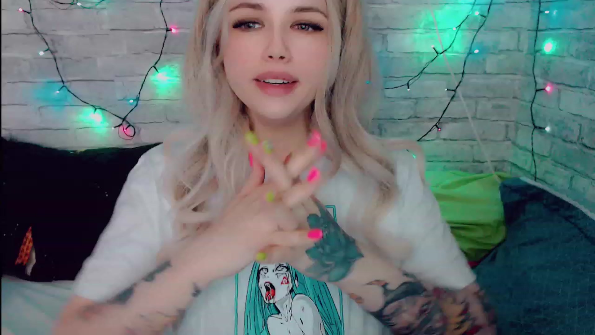 Gallery image thumbnail from YUMMY_TIFFANI's myfreecams stream on, 11/22/2022, 03:42 image 14 of 20