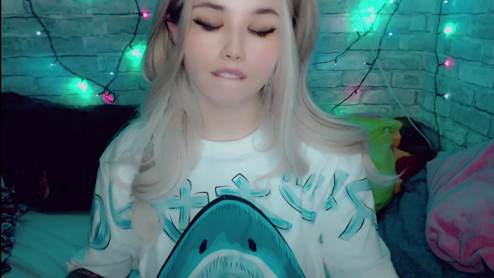 Gallery image thumbnail from YUMMY_TIFFANI's myfreecams stream on, 11/24/2022, 01:32 image 5 of 20
