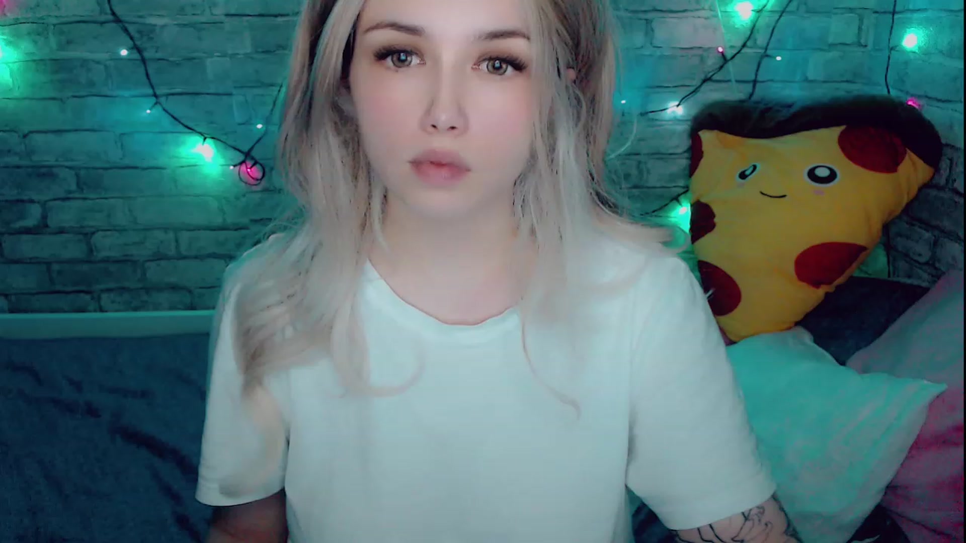 Gallery image thumbnail from YUMMY_TIFFANI's myfreecams stream on, 12/04/2022, 15:16 image 1 of 20