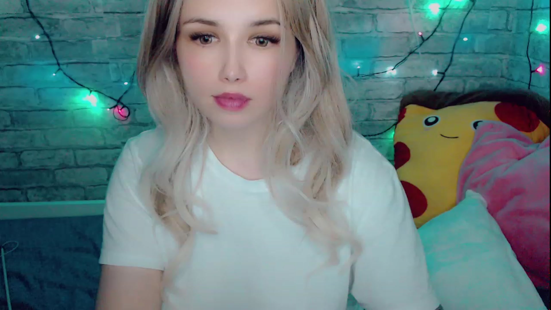 Gallery image thumbnail from YUMMY_TIFFANI's myfreecams stream on, 12/04/2022, 15:16 image 18 of 20