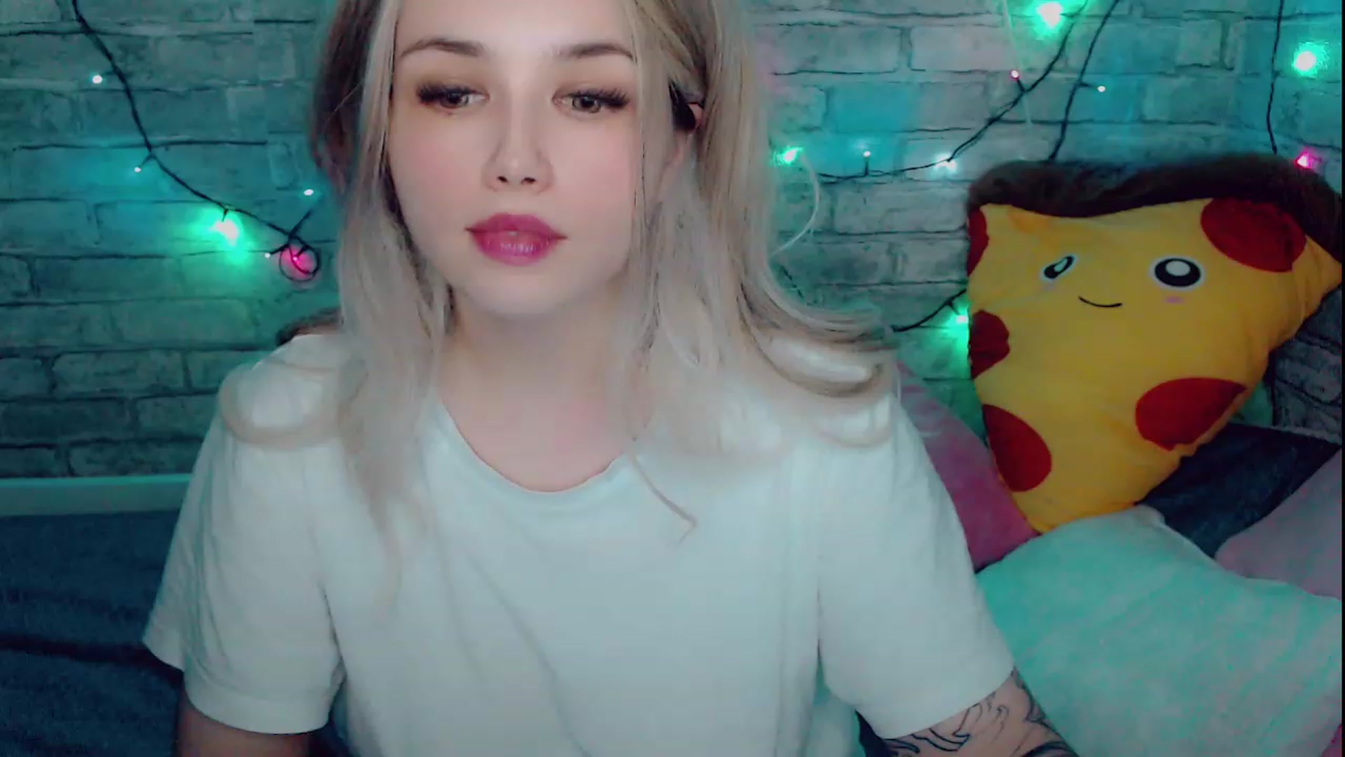 Gallery image thumbnail from YUMMY_TIFFANI's myfreecams stream on, 12/04/2022, 15:16 image 3 of 20