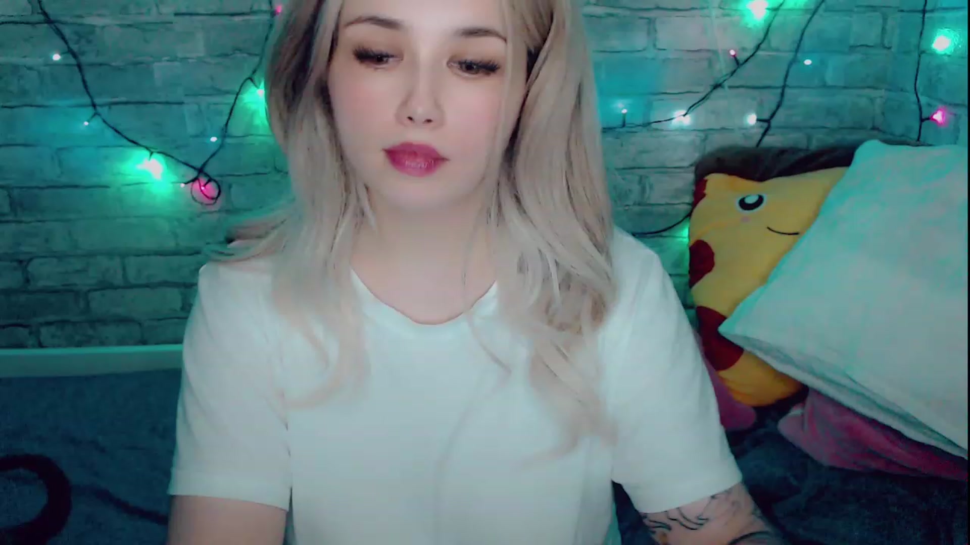 Gallery image thumbnail from YUMMY_TIFFANI's myfreecams stream on, 12/04/2022, 15:16 image 8 of 20