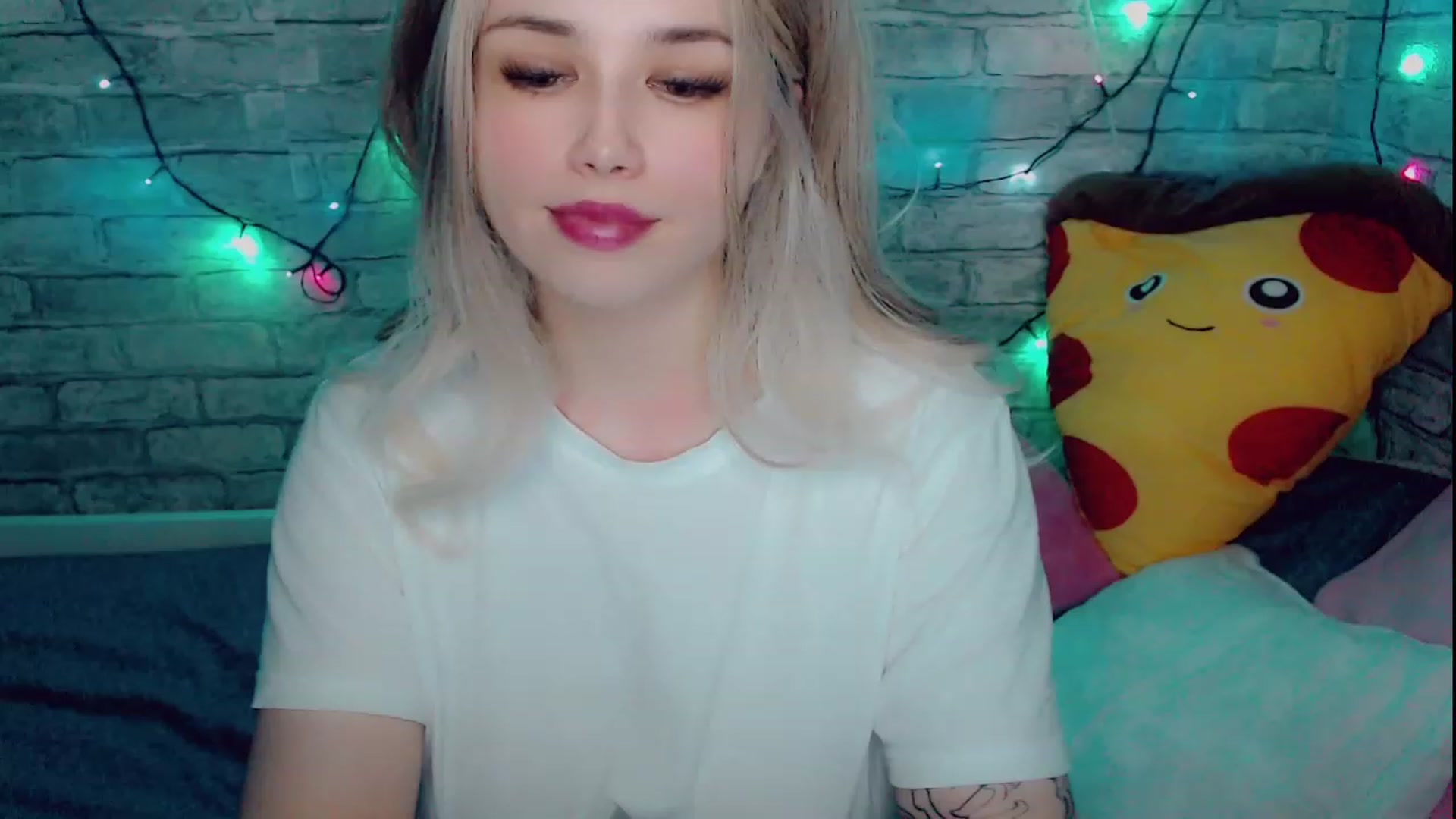 Gallery image thumbnail from YUMMY_TIFFANI's myfreecams stream on, 12/04/2022, 15:16 image 2 of 20