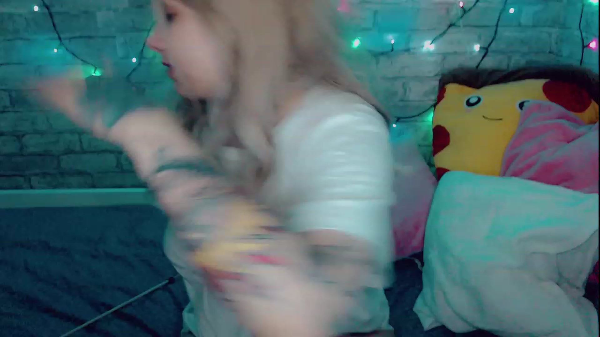 Gallery image thumbnail from YUMMY_TIFFANI's myfreecams stream on, 12/04/2022, 15:16 image 17 of 20