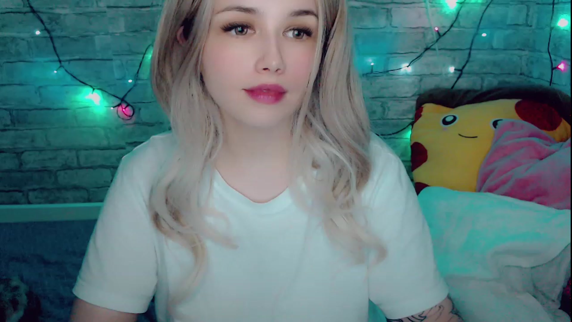 Gallery image thumbnail from YUMMY_TIFFANI's myfreecams stream on, 12/04/2022, 15:16 image 13 of 20
