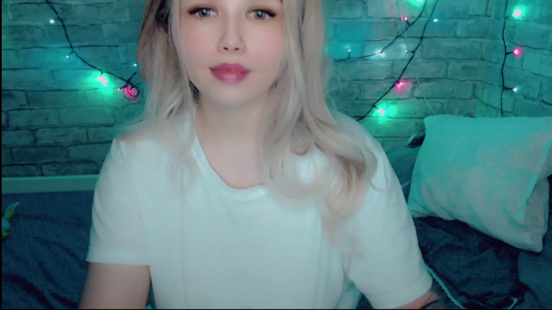 Gallery image thumbnail from YUMMY_TIFFANI's myfreecams stream on, 12/04/2022, 16:03 image 18 of 20