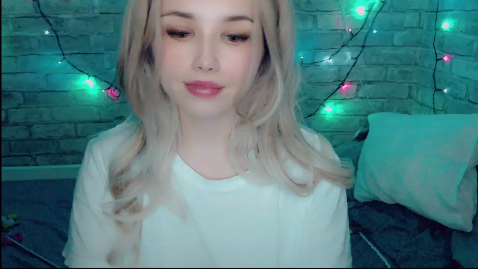 Gallery image thumbnail from YUMMY_TIFFANI's myfreecams stream on, 12/04/2022, 16:03 image 13 of 20