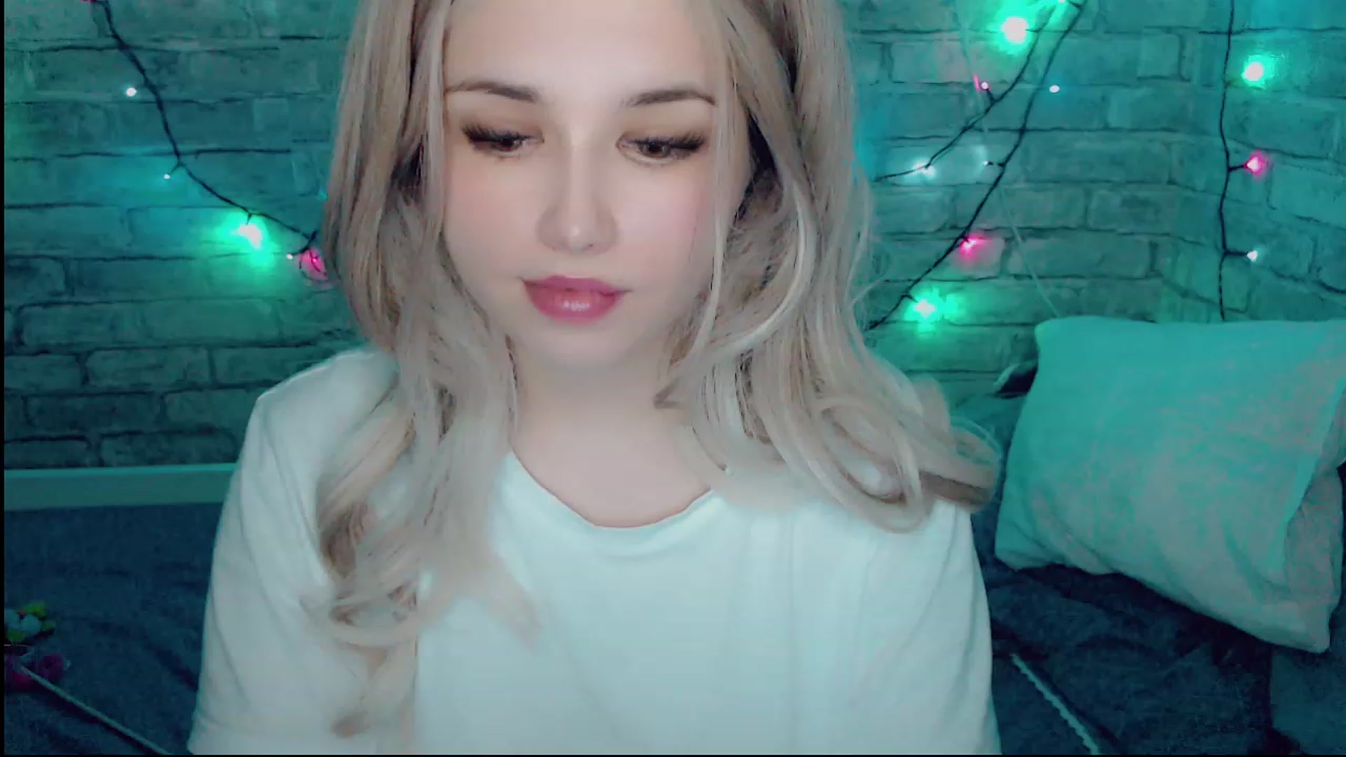 Gallery image thumbnail from YUMMY_TIFFANI's myfreecams stream on, 12/04/2022, 16:03 image 5 of 20