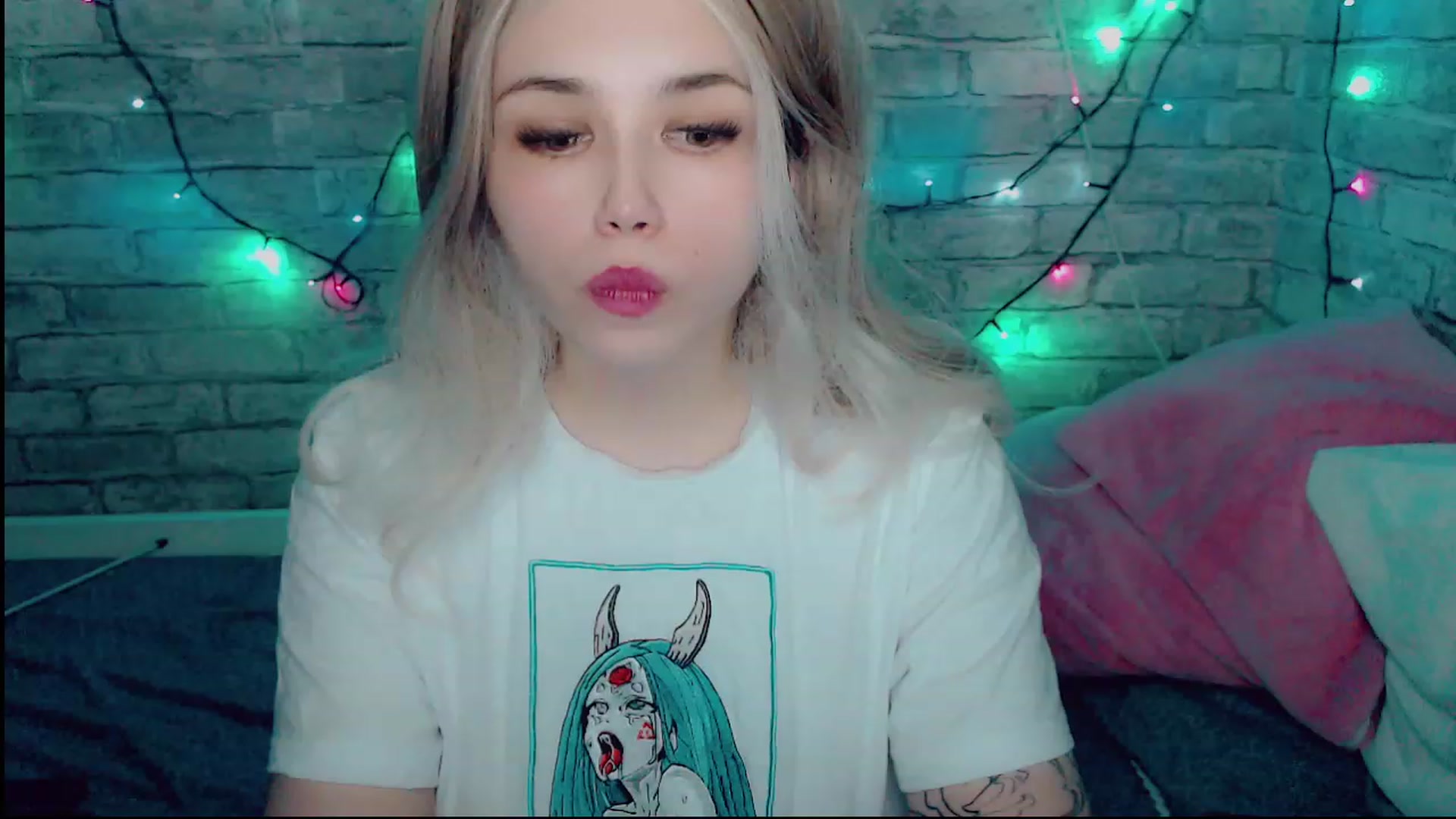 Gallery image thumbnail from YUMMY_TIFFANI's myfreecams stream on, 12/06/2022, 13:44 image 13 of 20