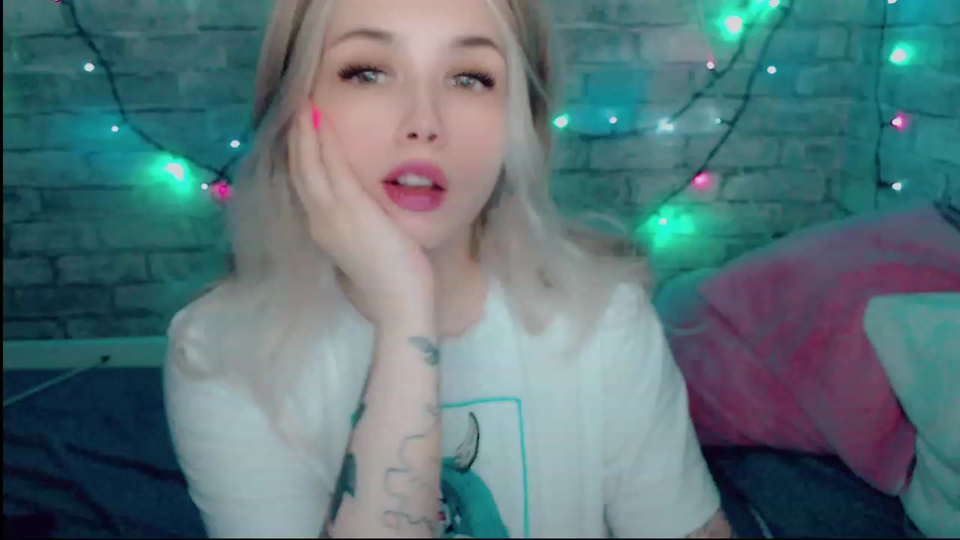Gallery image thumbnail from YUMMY_TIFFANI's myfreecams stream on, 12/06/2022, 13:44 image 12 of 20