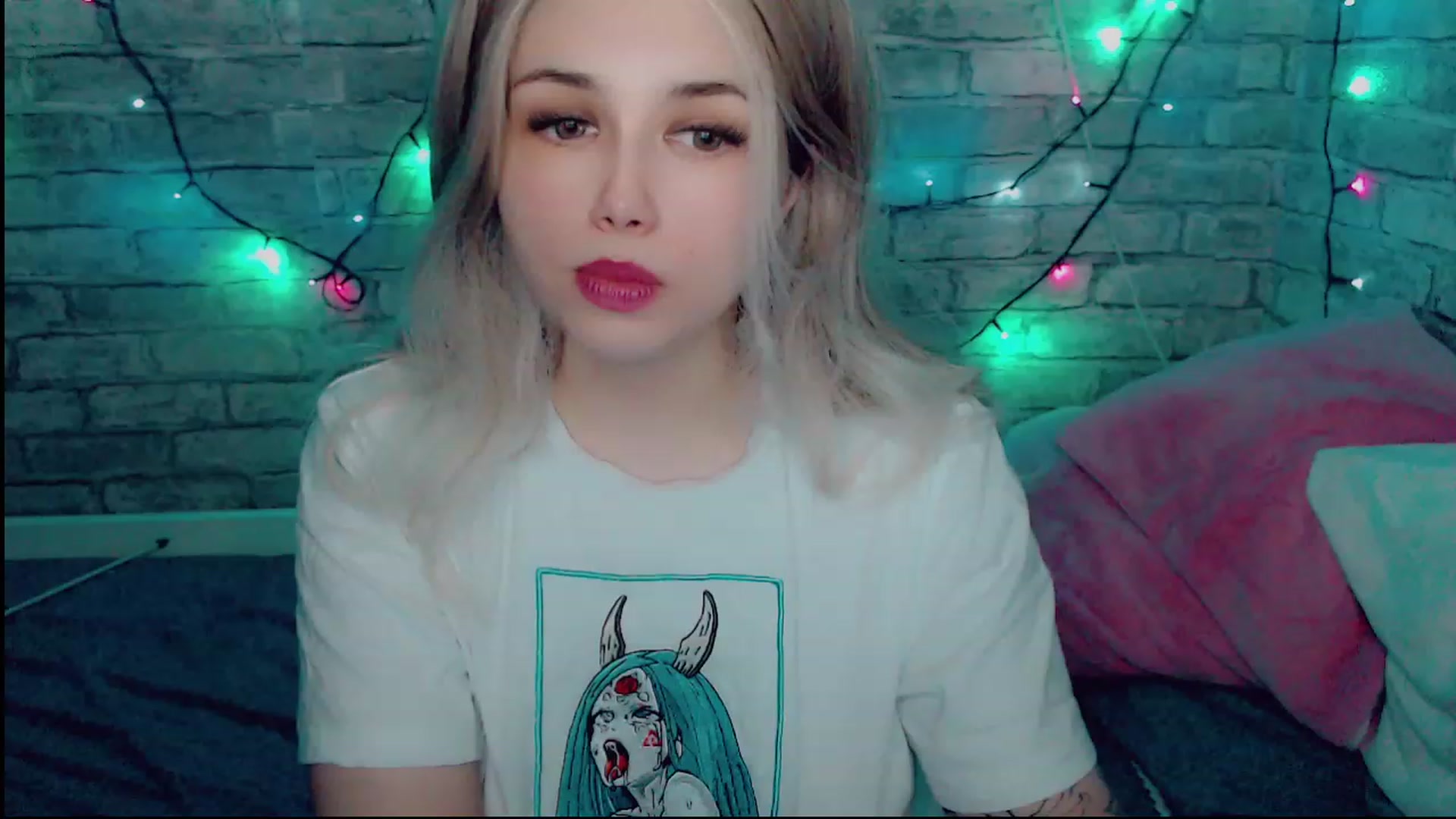 Gallery image thumbnail from YUMMY_TIFFANI's myfreecams stream on, 12/06/2022, 13:44 image 17 of 20