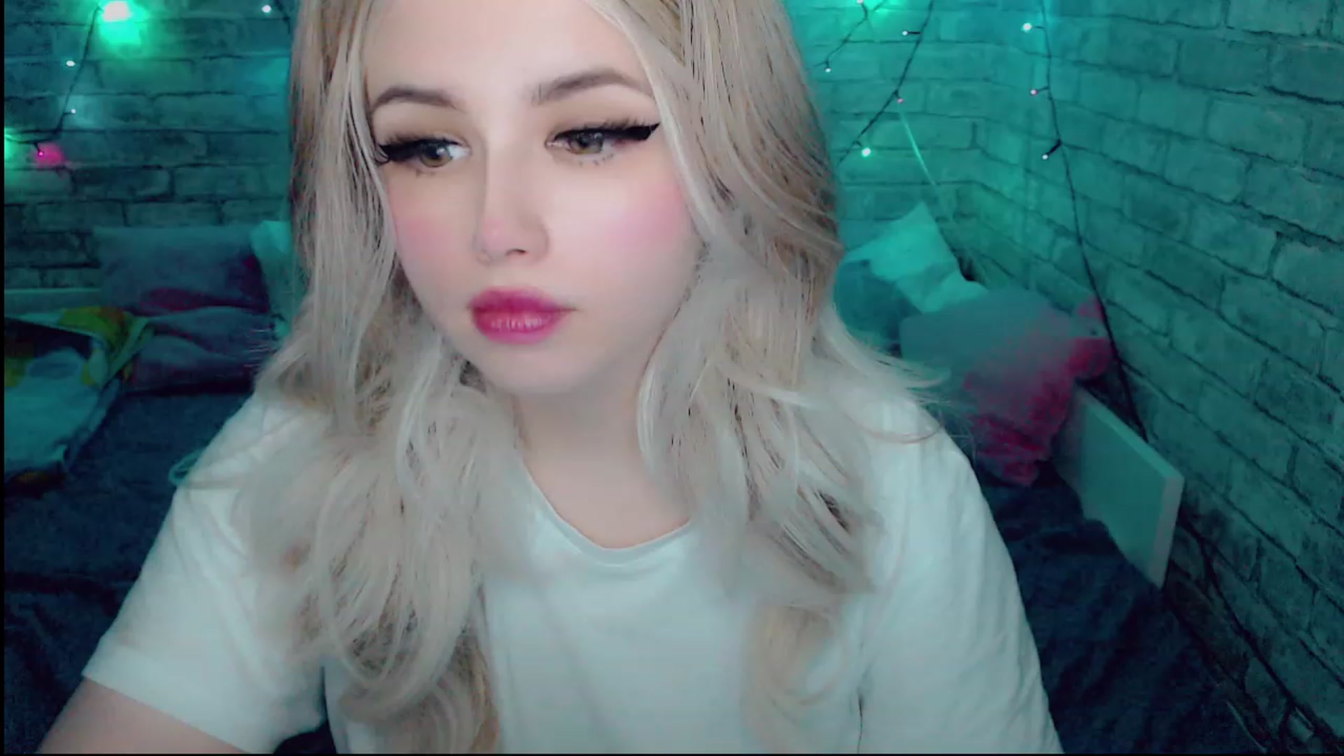 Gallery image thumbnail from YUMMY_TIFFANI's myfreecams stream on, 12/15/2022, 12:08 image 19 of 20
