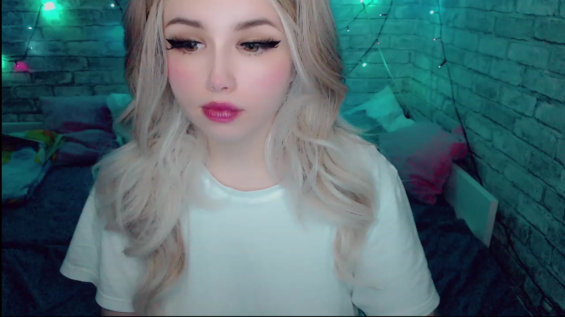 Gallery image thumbnail from YUMMY_TIFFANI's myfreecams stream on, 12/15/2022, 12:08 image 12 of 20