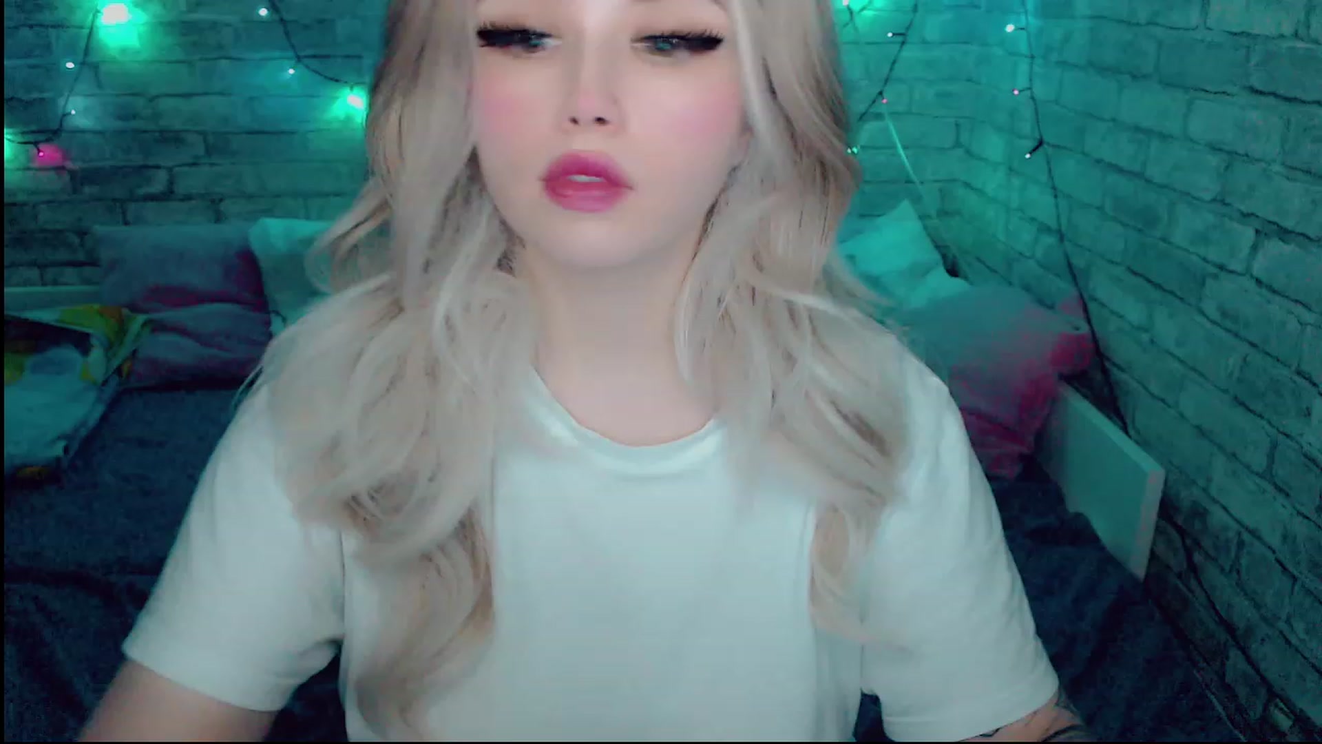 Gallery image thumbnail from YUMMY_TIFFANI's myfreecams stream on, 12/15/2022, 12:08 image 15 of 20