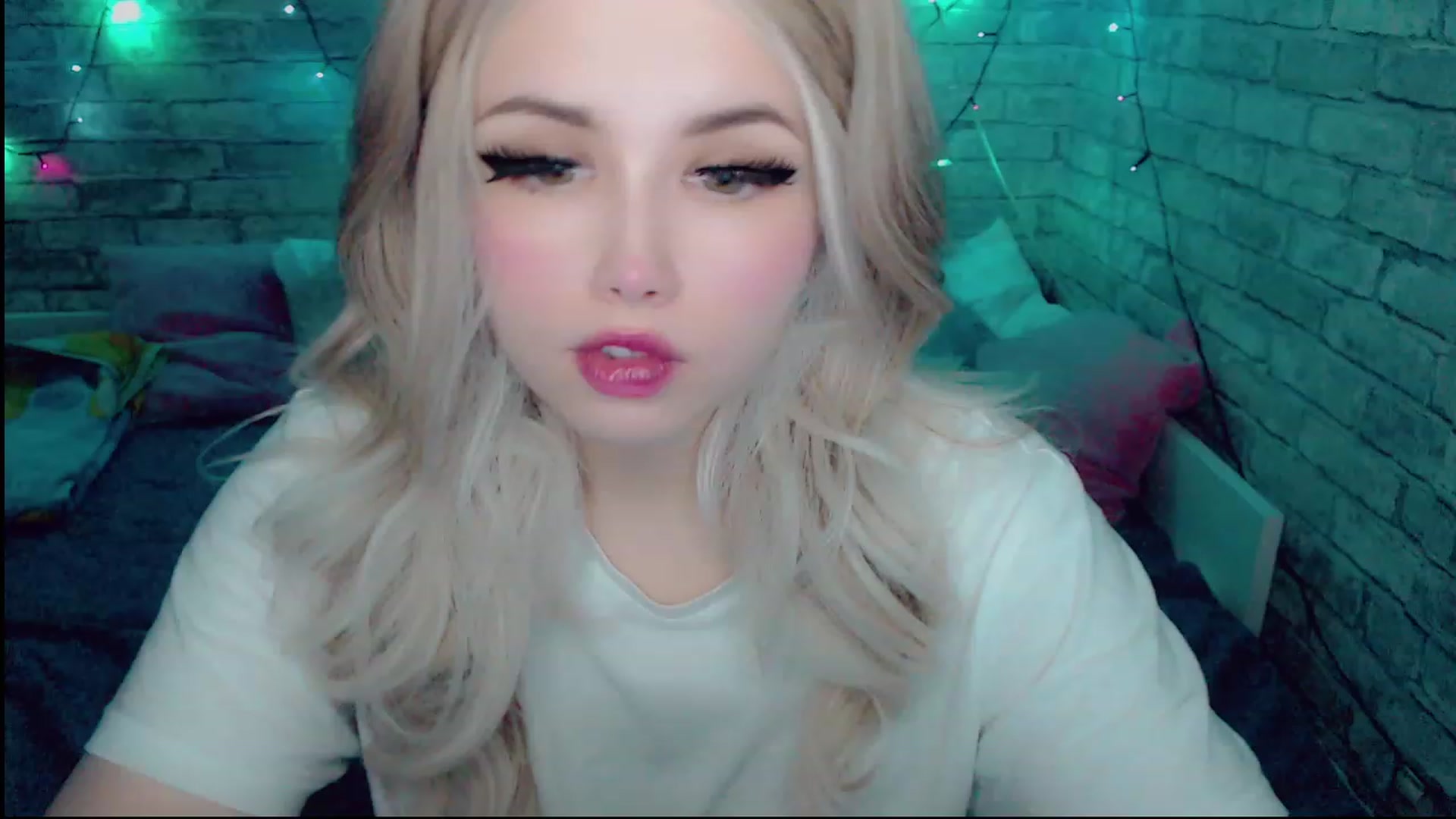 Gallery image thumbnail from YUMMY_TIFFANI's myfreecams stream on, 12/15/2022, 12:08 image 16 of 20