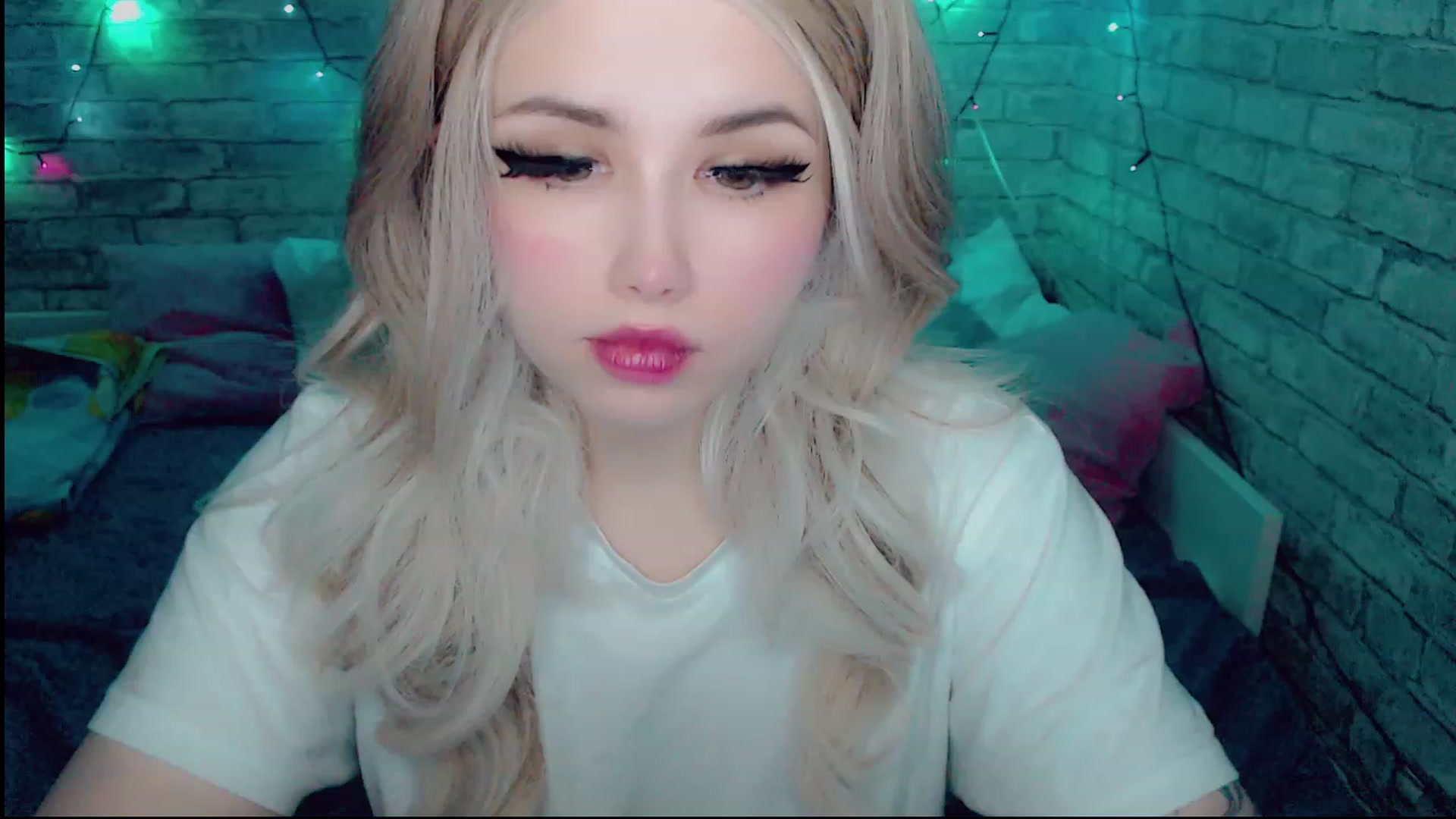 Gallery image thumbnail from YUMMY_TIFFANI's myfreecams stream on, 12/15/2022, 12:08 image 18 of 20