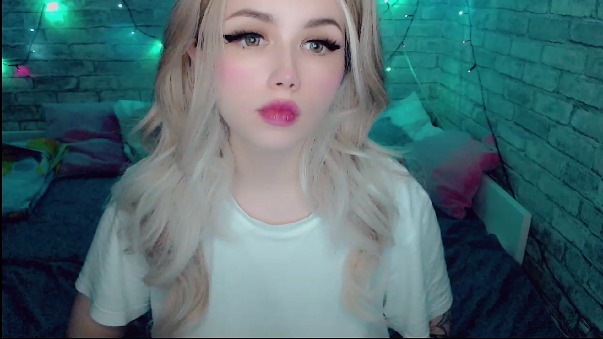 Gallery image thumbnail from YUMMY_TIFFANI's myfreecams stream on, 12/15/2022, 12:08 image 17 of 20