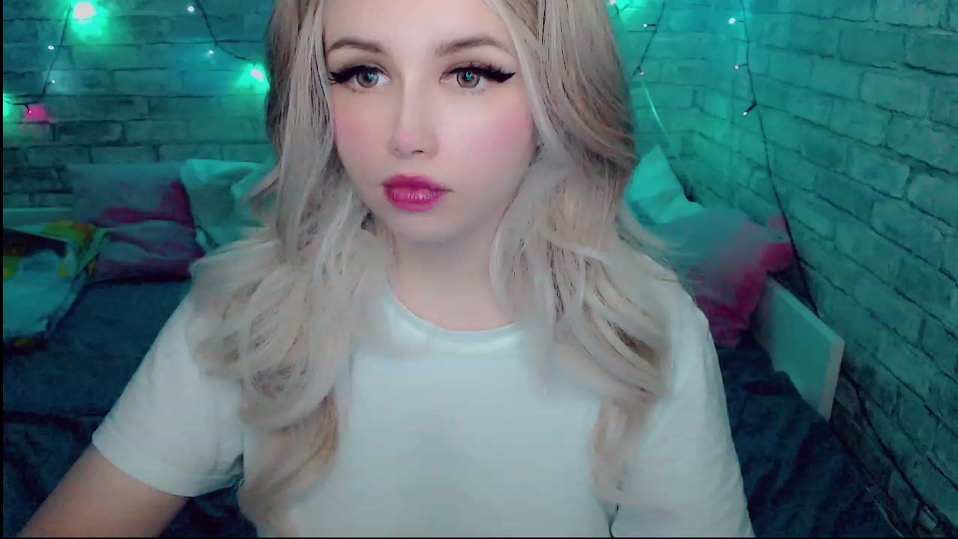 Gallery image thumbnail from YUMMY_TIFFANI's myfreecams stream on, 12/15/2022, 12:08 image 13 of 20