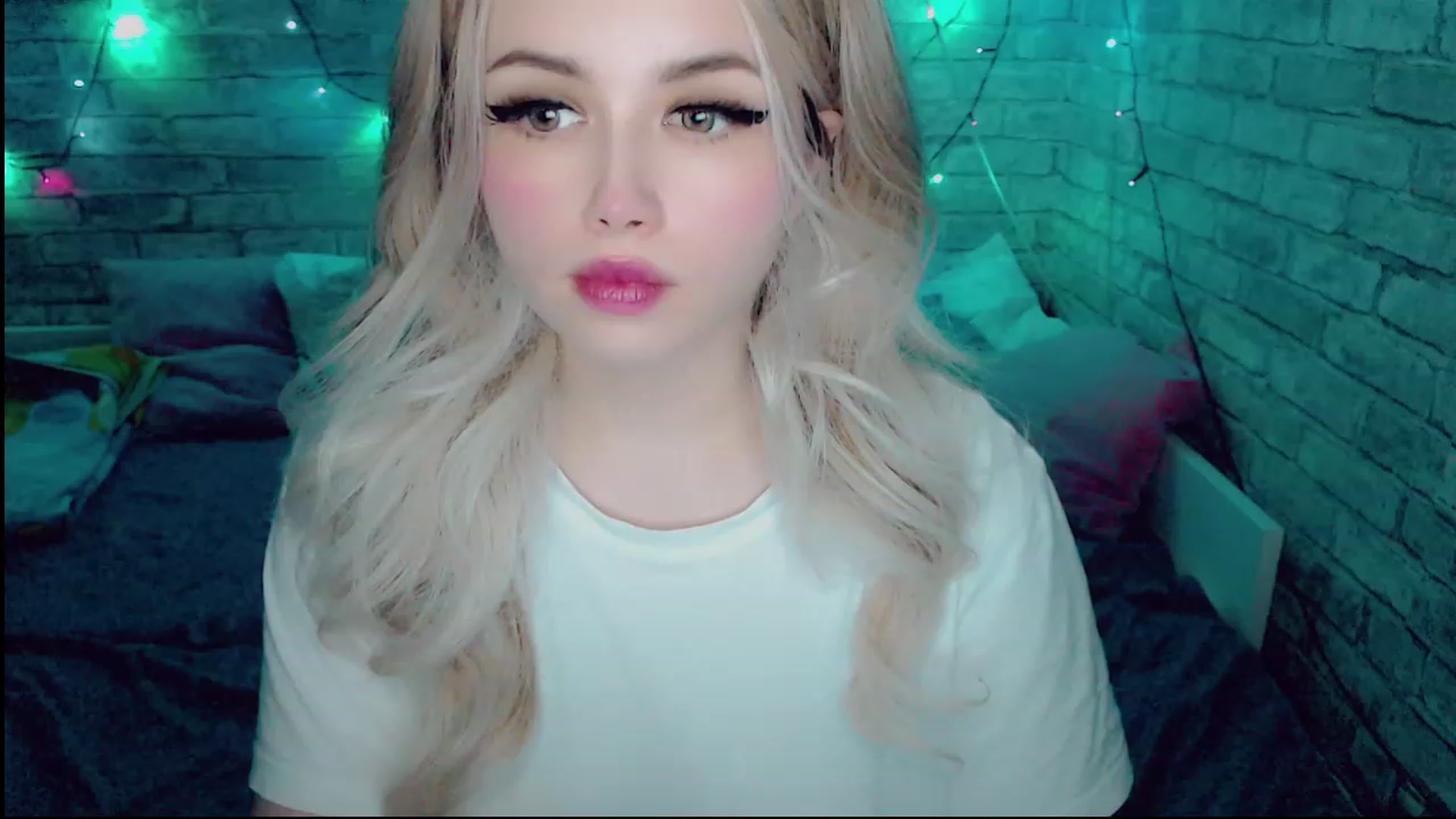 Gallery image thumbnail from YUMMY_TIFFANI's myfreecams stream on, 12/15/2022, 13:06 image 2 of 20