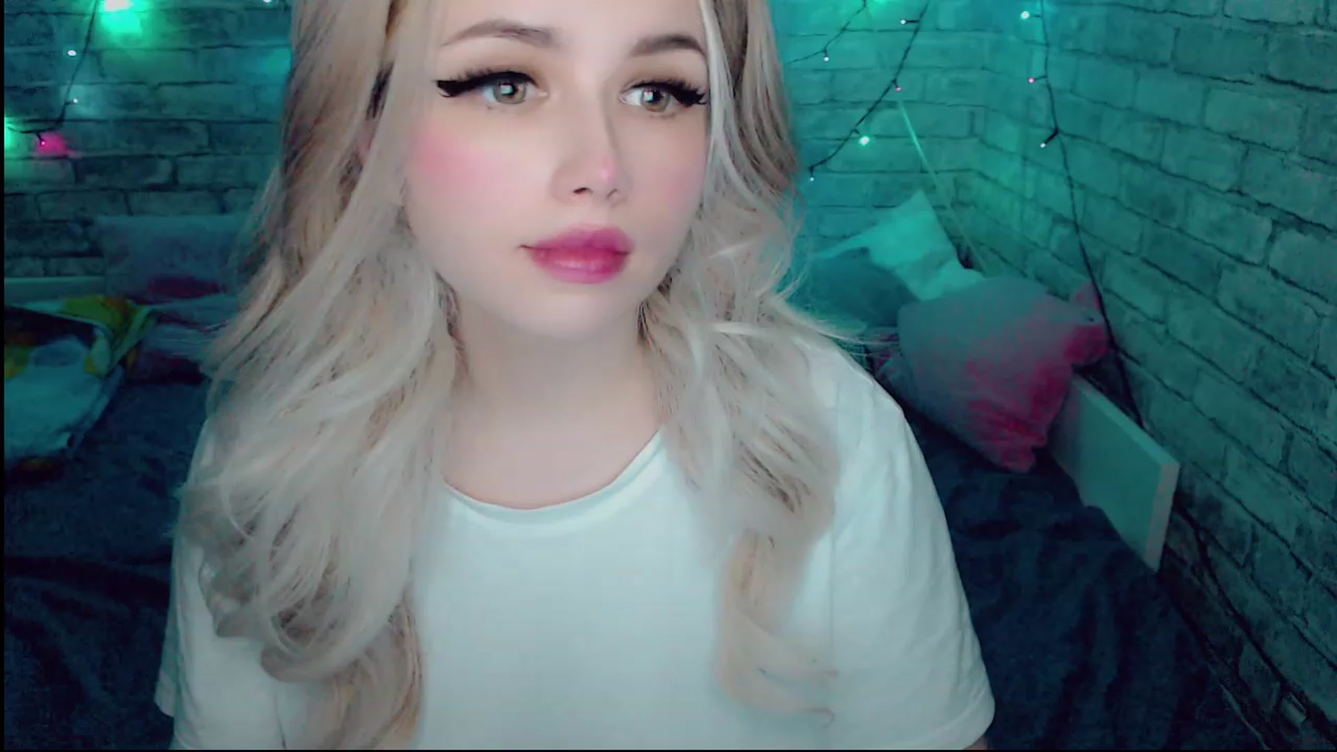 Gallery image thumbnail from YUMMY_TIFFANI's myfreecams stream on, 12/15/2022, 13:06 image 19 of 20