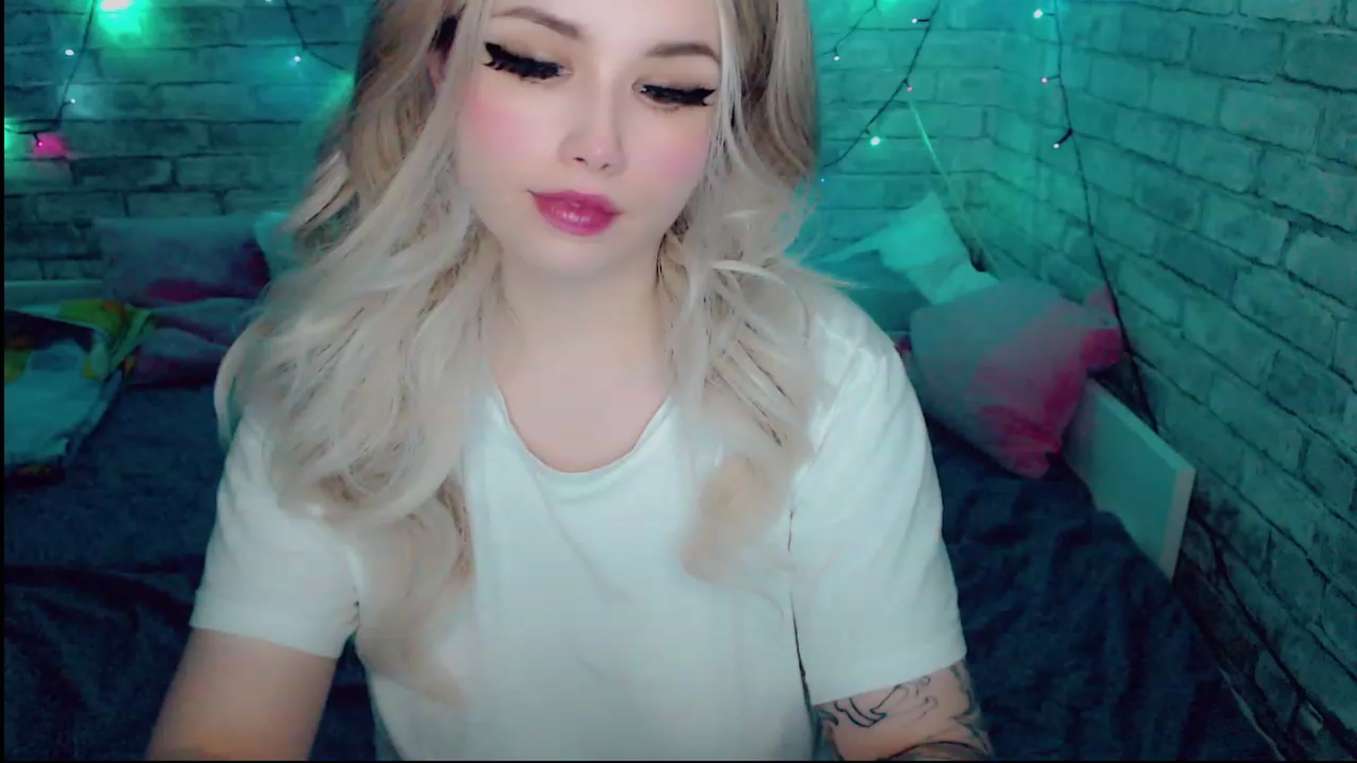 Gallery image thumbnail from YUMMY_TIFFANI's myfreecams stream on, 12/15/2022, 13:06 image 8 of 20