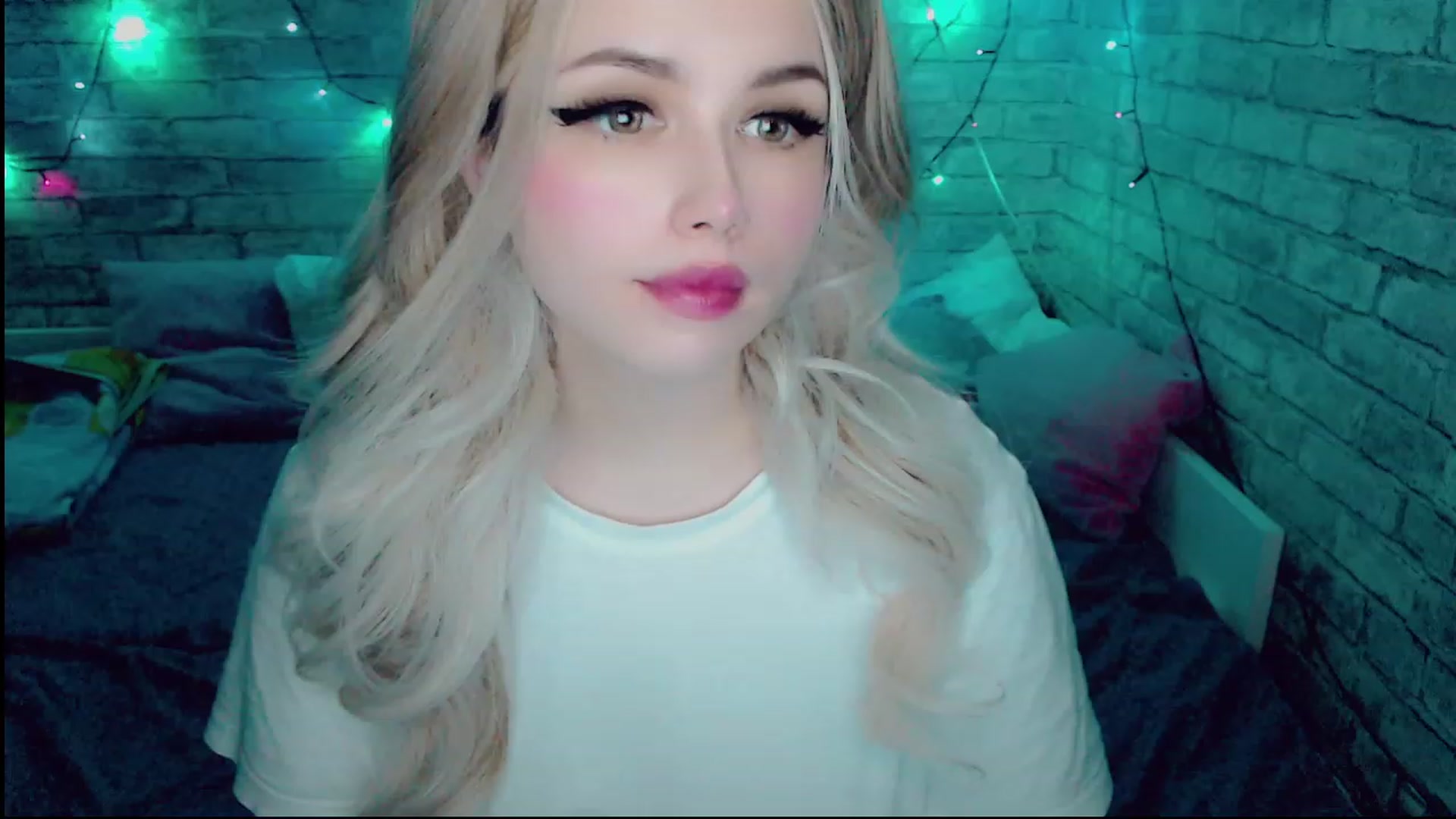 Gallery image thumbnail from YUMMY_TIFFANI's myfreecams stream on, 12/15/2022, 13:06 image 6 of 20